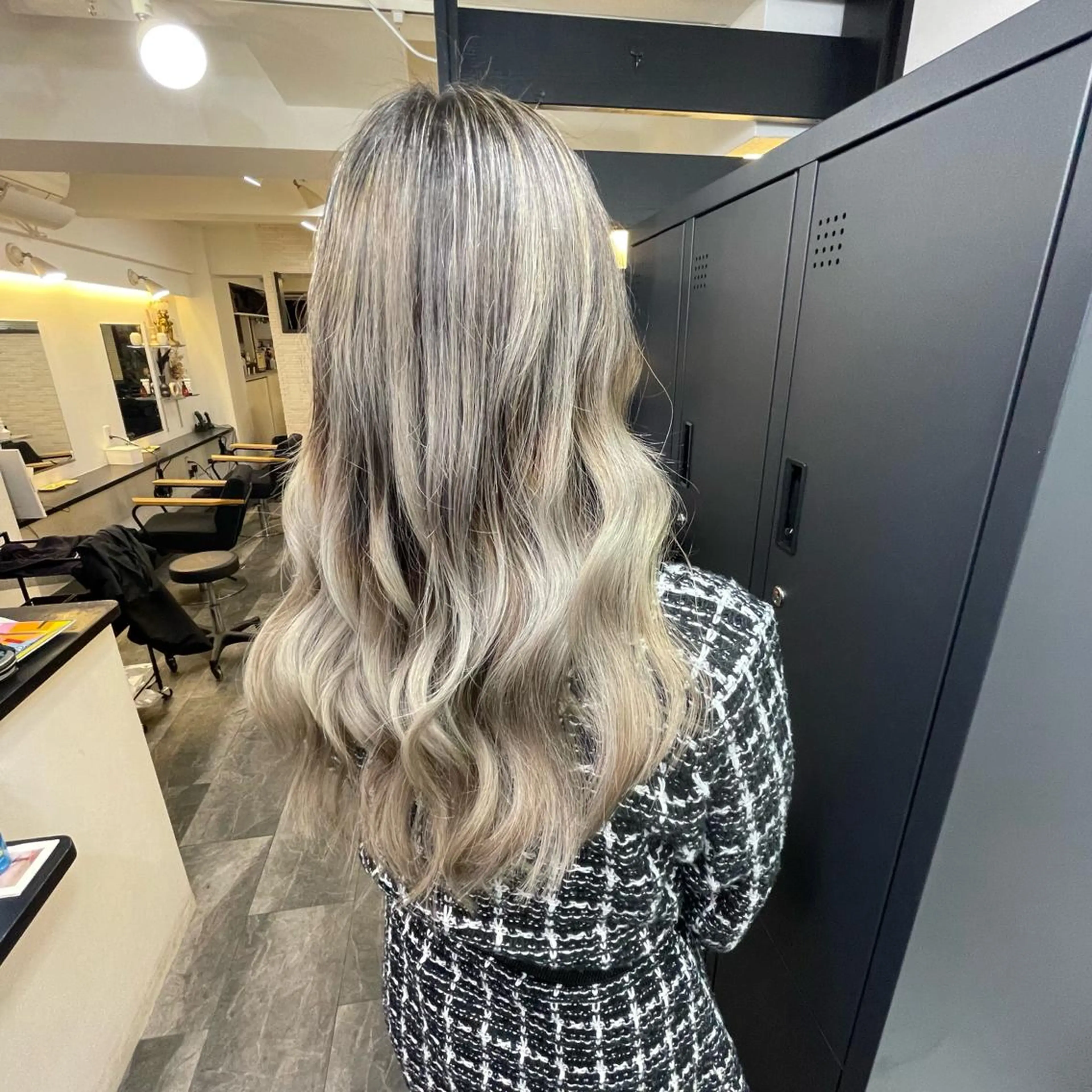 ロング カラー バレイヤージュ 外国人風カラー レイヤーカット tokute 中野真咲🐺のヘアスタイル