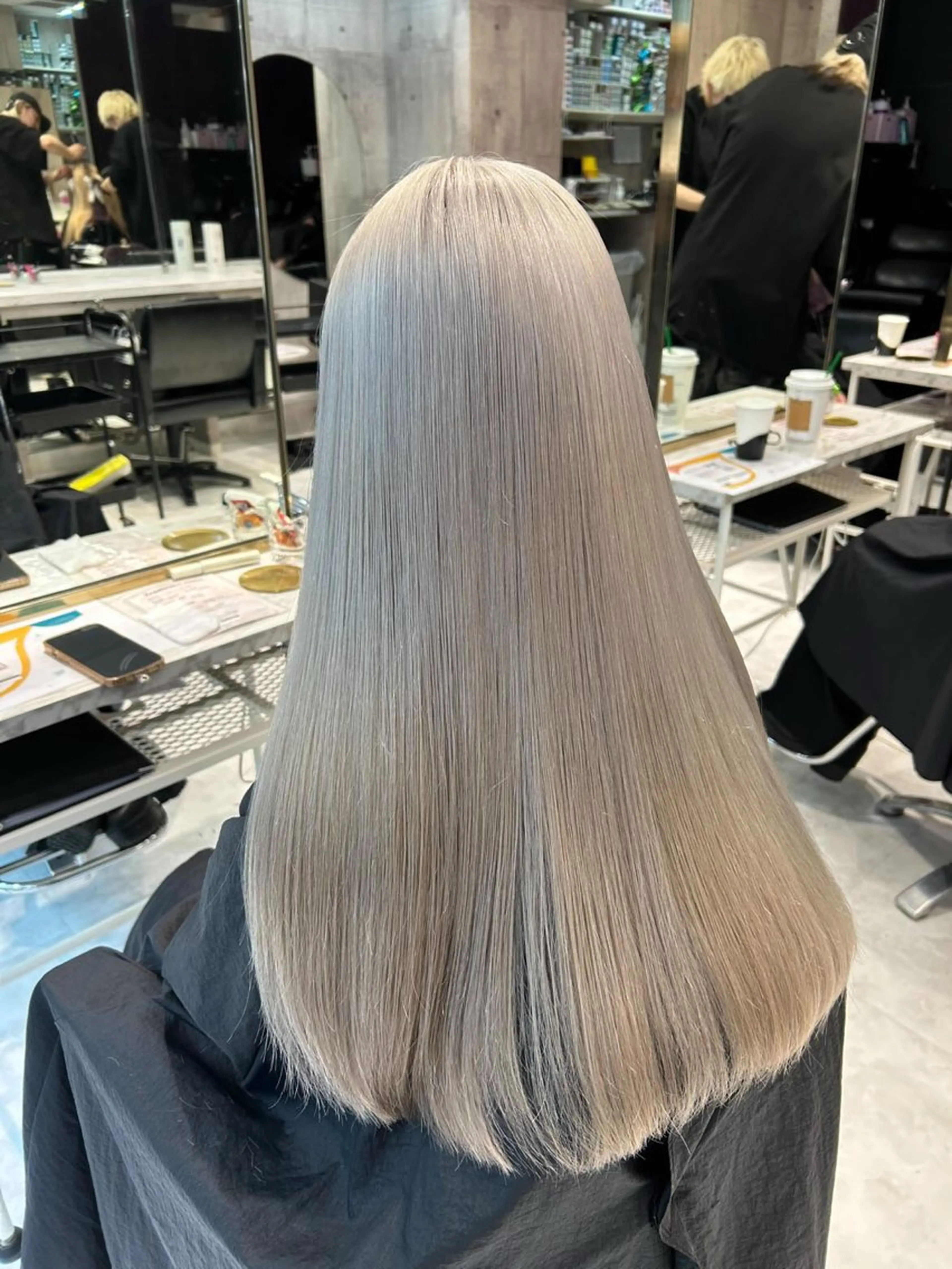 ロング カラー ヘアカラー トリートメント ヘアセット ハイトーンレイヤー 🦋🌷Shuriのヘアスタイル