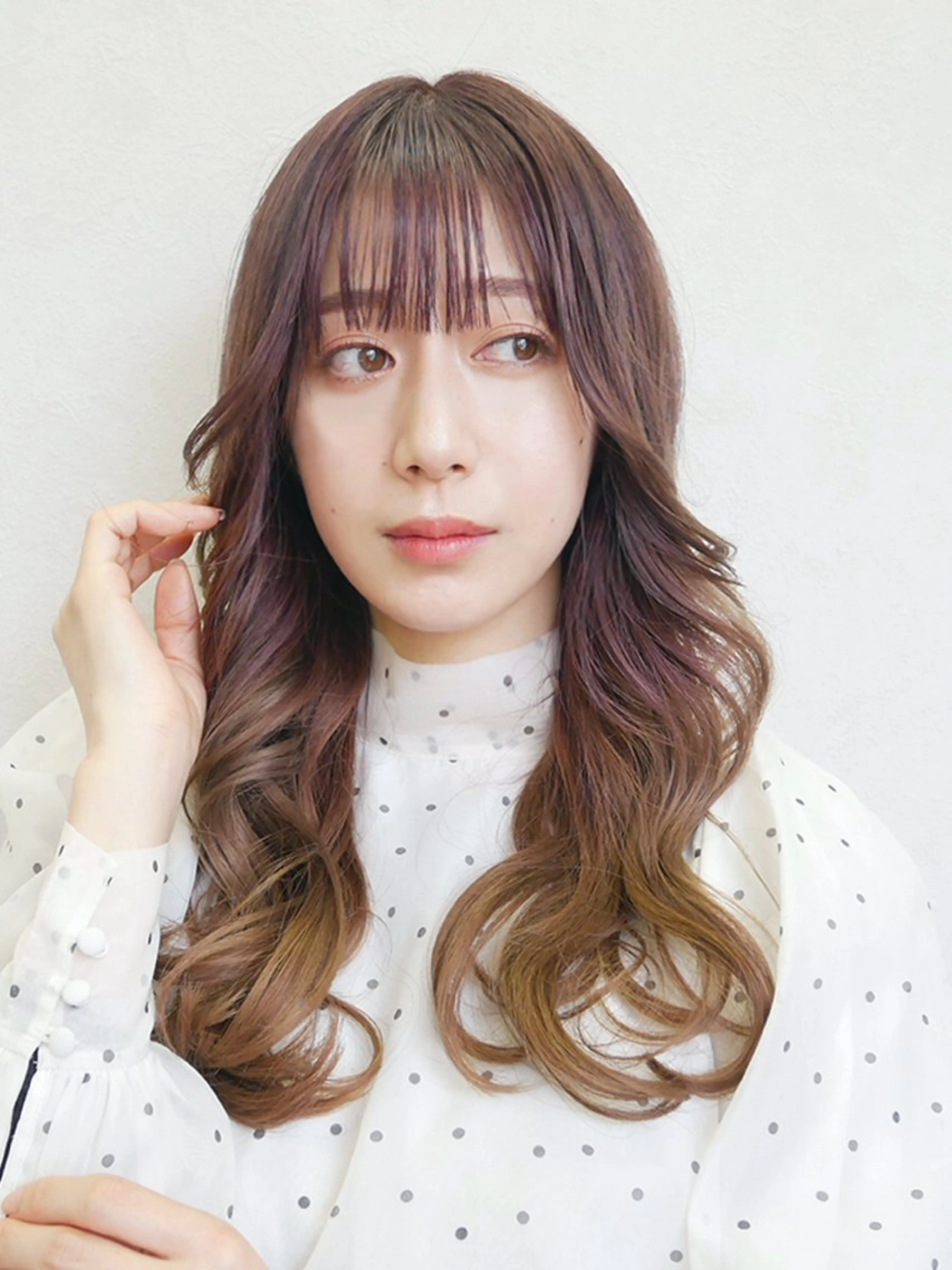 ロング カラー ブリーチ 透明感カラー ダブルカラー ブリーチなしカラー 顔まわりレイヤー 大人レイヤー& 透明感カラー💄のヘアスタイル