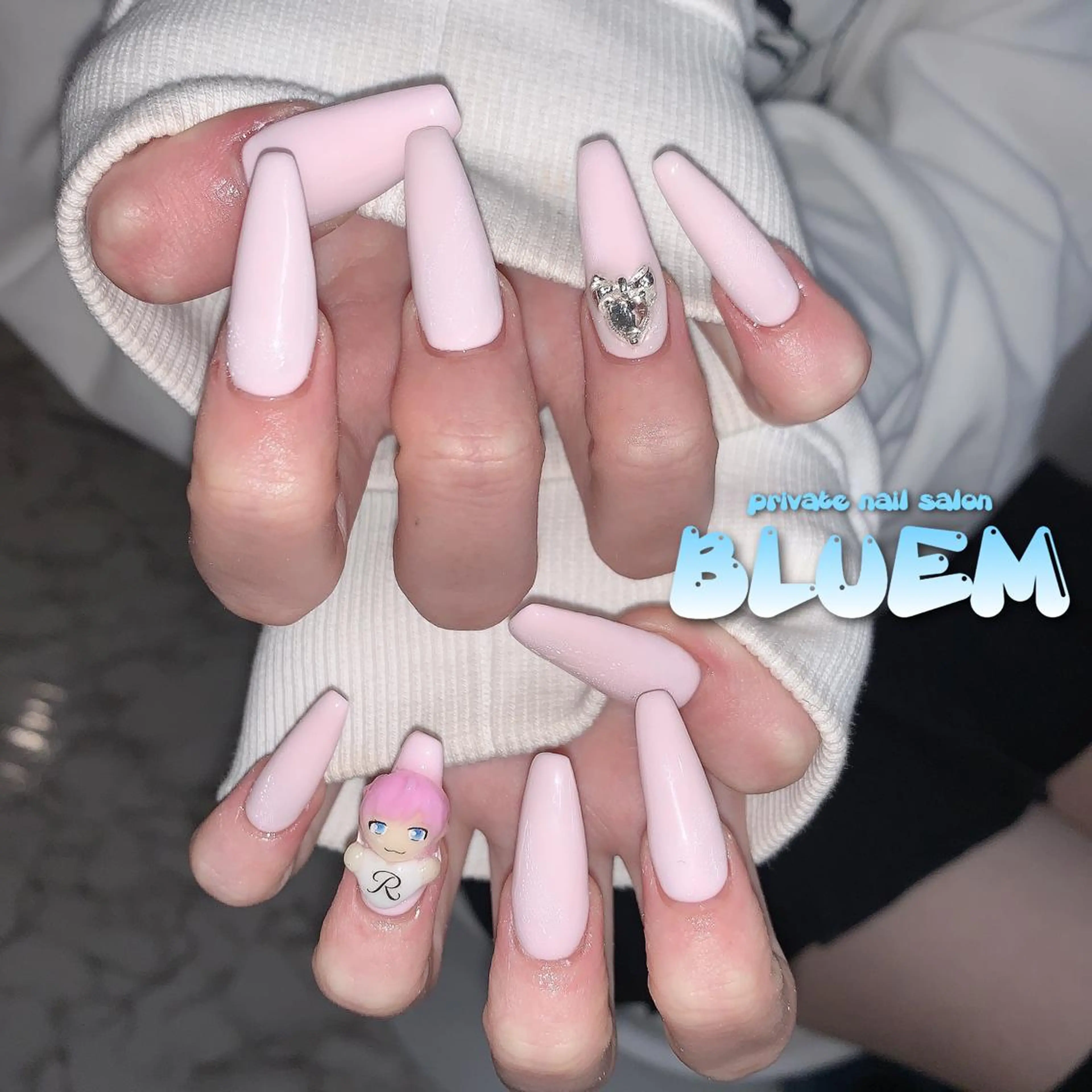 ネイル BLUEM なな🐶のネイルデザイン