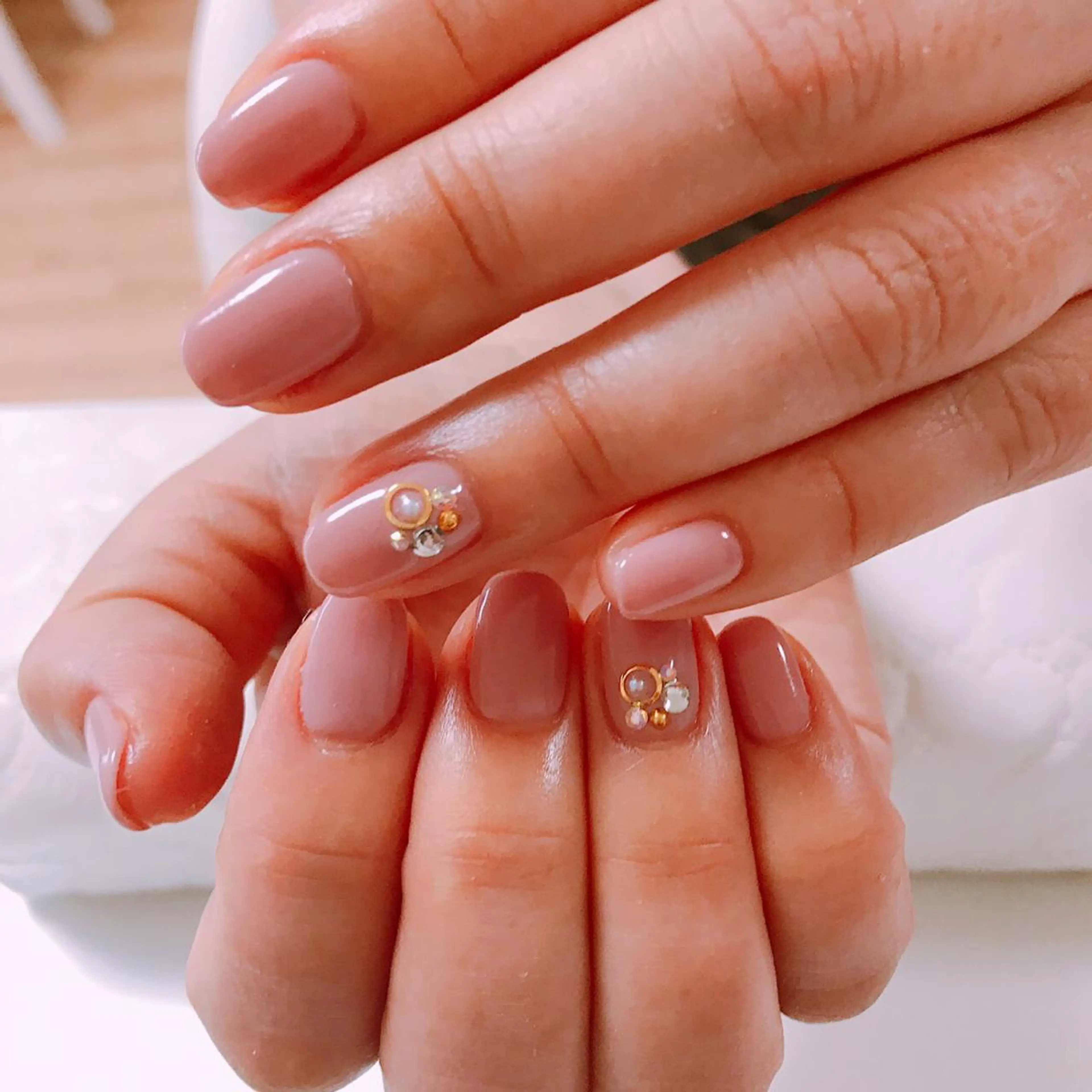 ネイル アートネイル 長さ出し フットネイル グリーン ニュアンスネイル Lily Roseスタッフ一同のマツエク・マツパデザイン