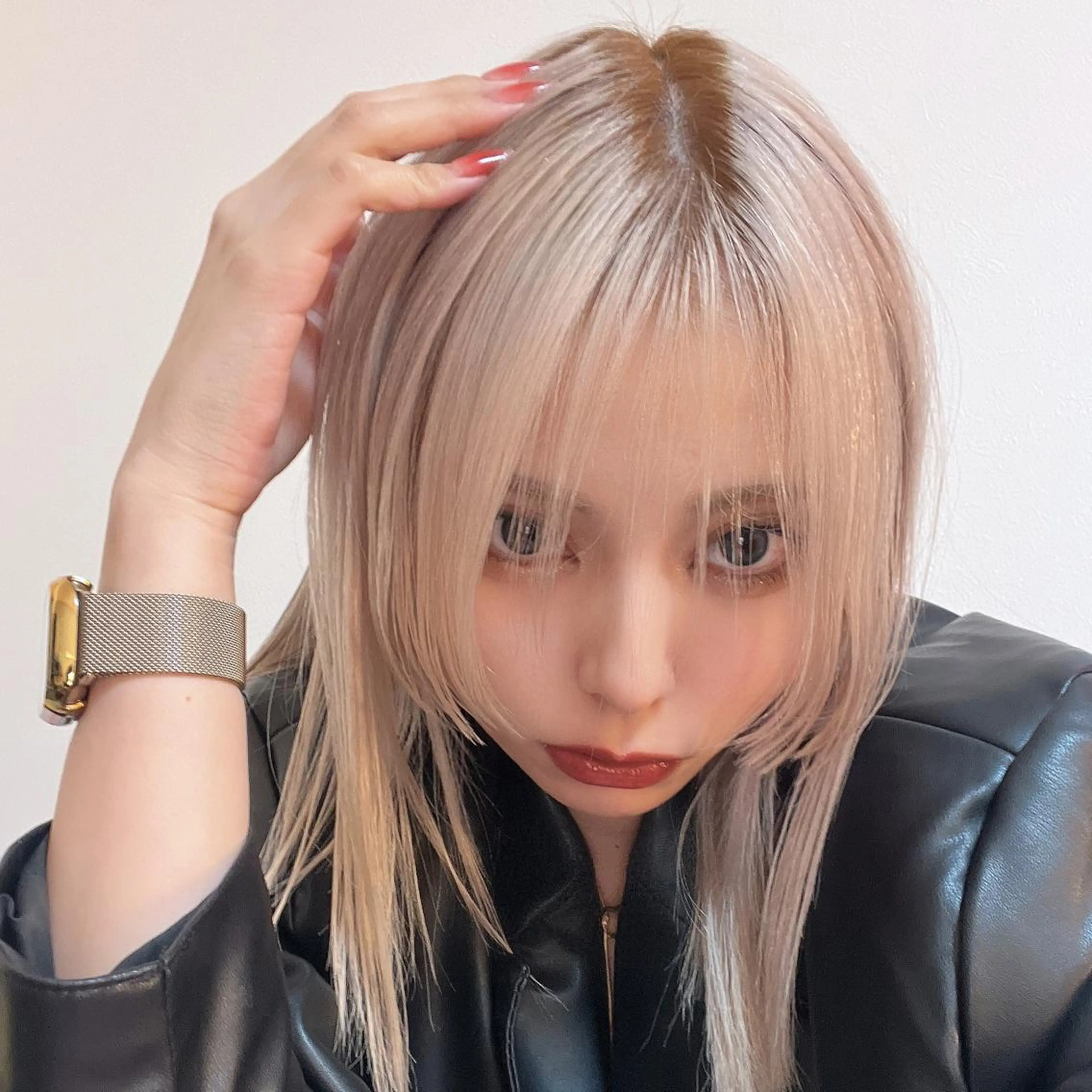 ミディアム カラー ベージュカラー ホワイトベージュ 紬/enne/ブリー チ/ハイトーンのヘアスタイル