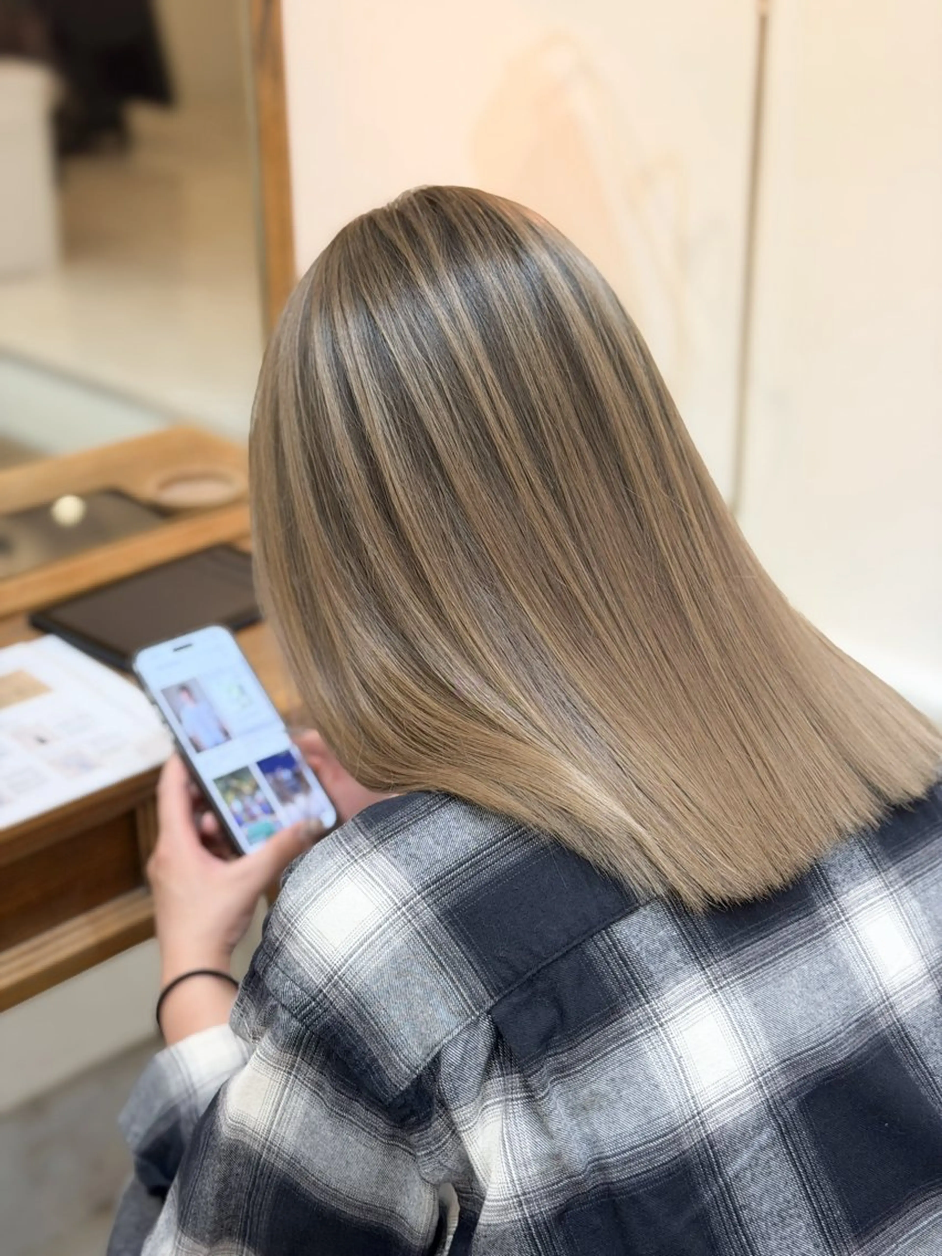 モデル撮影用ブリーチクーポン【ハイライトorバレイヤージュ】シルクトリートメントサービス！ロング料金込みの写真