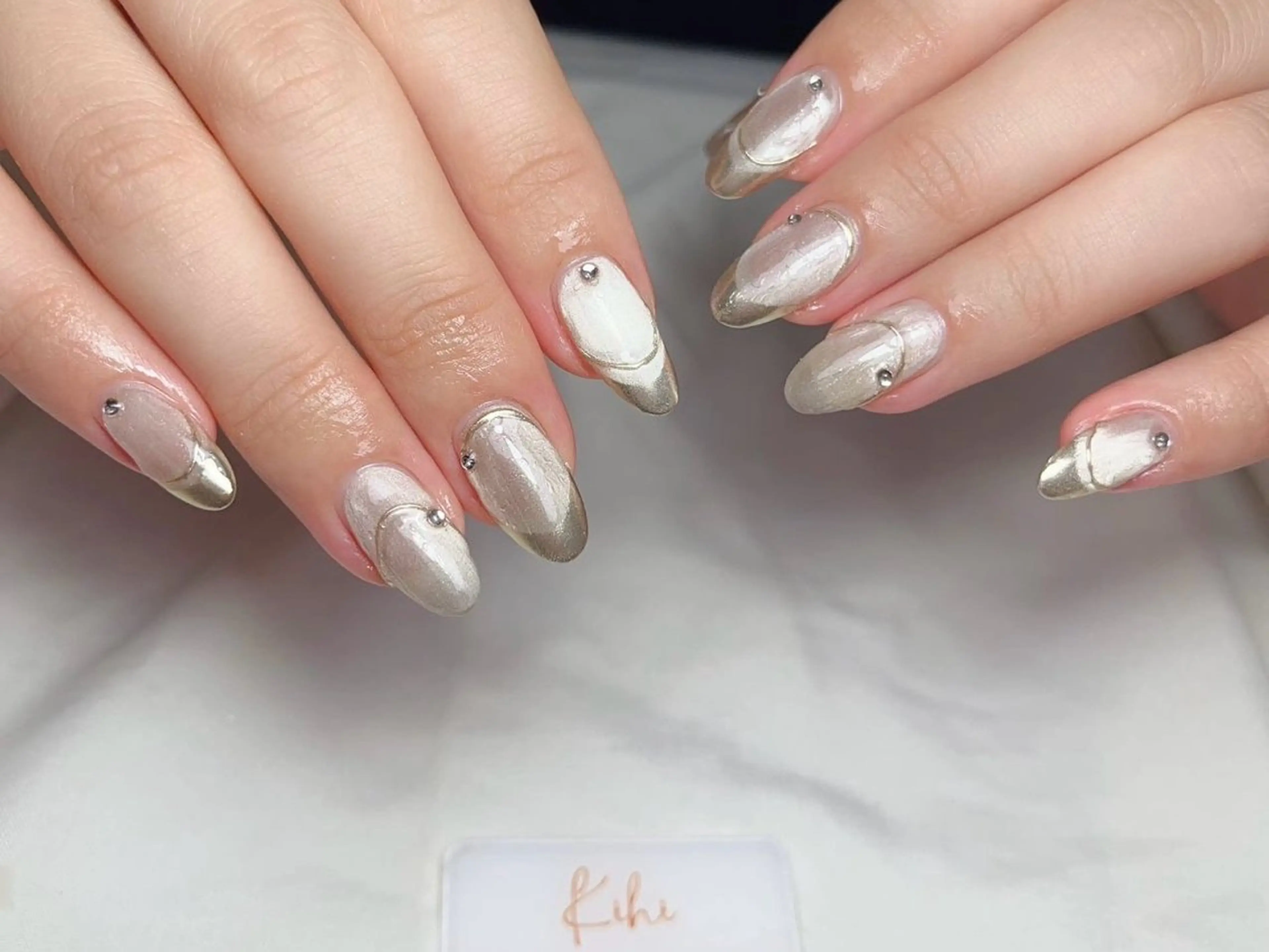 ネイル アートネイル フレンチネイル ジェルネイル グラデーション 韓国ネイル ハンドネイル 💕鈴木ユリ パラジェル/オフ無料のネイルデザイン