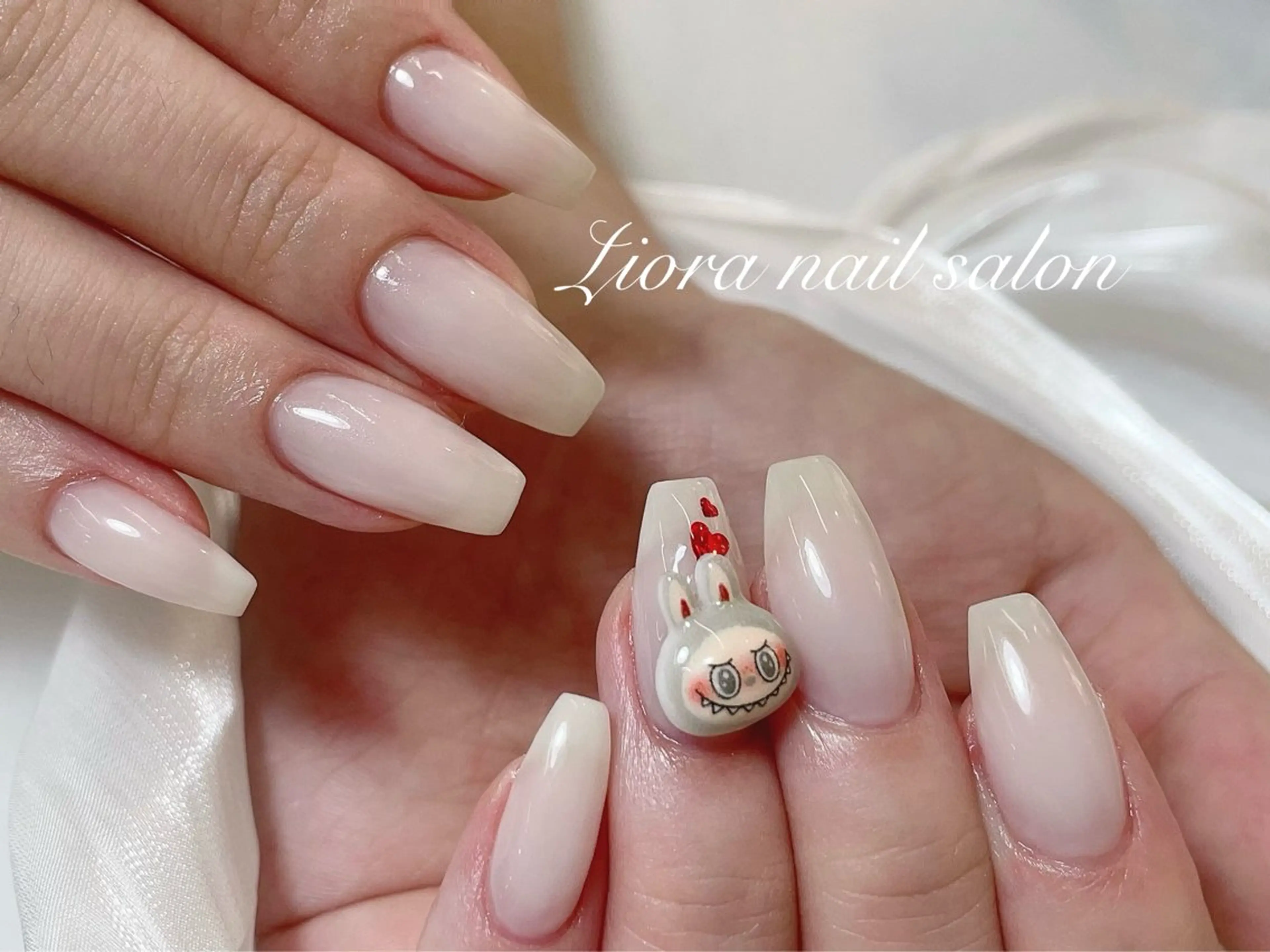 ネイル フレンチネイル ジェルネイル ガーリー グラデーション キラキラネイル ハンドネイル Liora nail スカルプ専門店のネイルデザイン