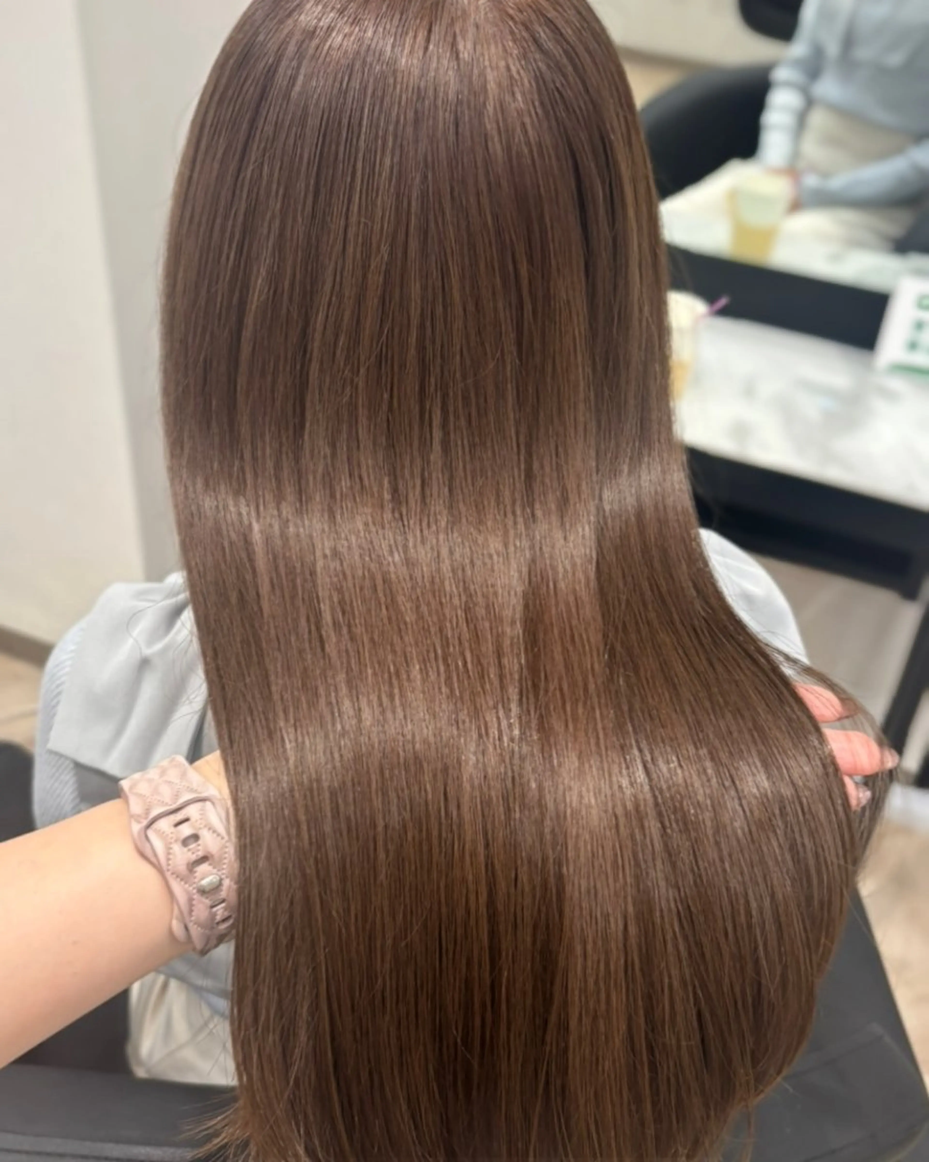 ロング カラー ベージュカラー ブリーチ 透明感カラー ダブルカラー ミルクティーベージュ トリートメント 𝒎𝒐𝒆🩰 名駅/ヘアメ/暖色♡のヘアスタイル