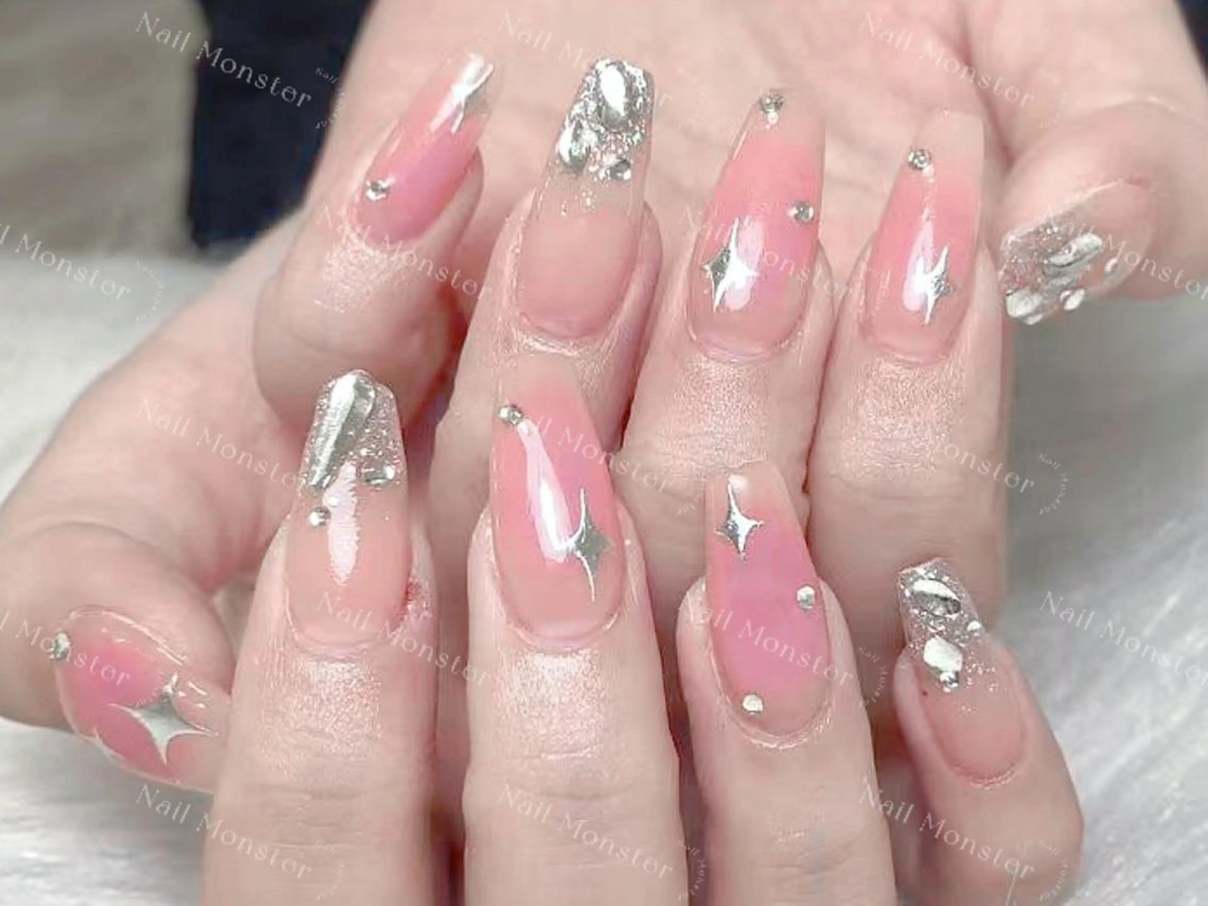 ネイル アートネイル オーロラネイル ガーリー キラキラネイル 韓国ネイル Nail Monsterのネイルデザイン