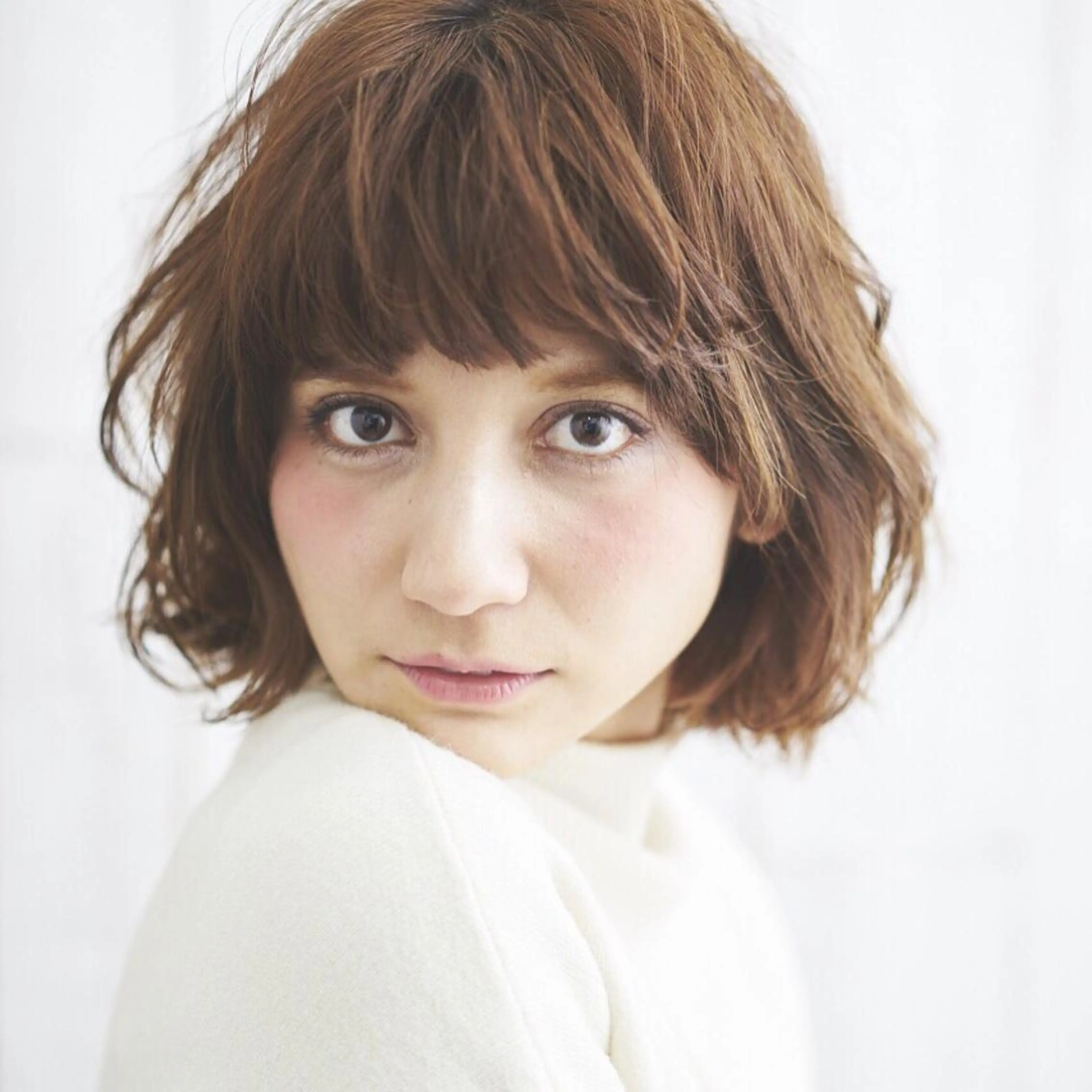 ミディアム THE DAY所属・AKI HASHIMOTOのヘアスタイル