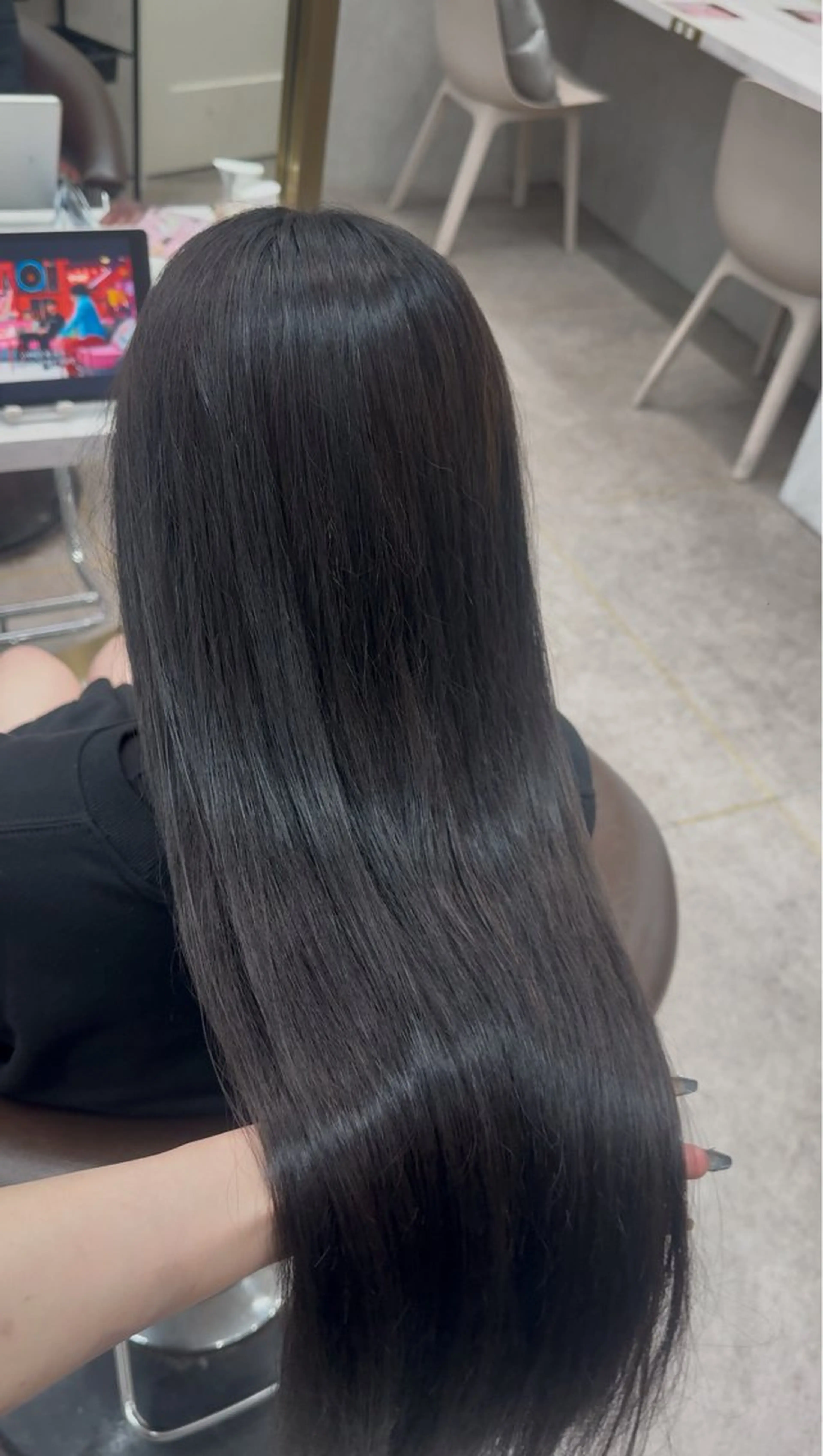 ロング ヘアカラー トリートメント Nanami / ベージュ/グレージュのヘアスタイル