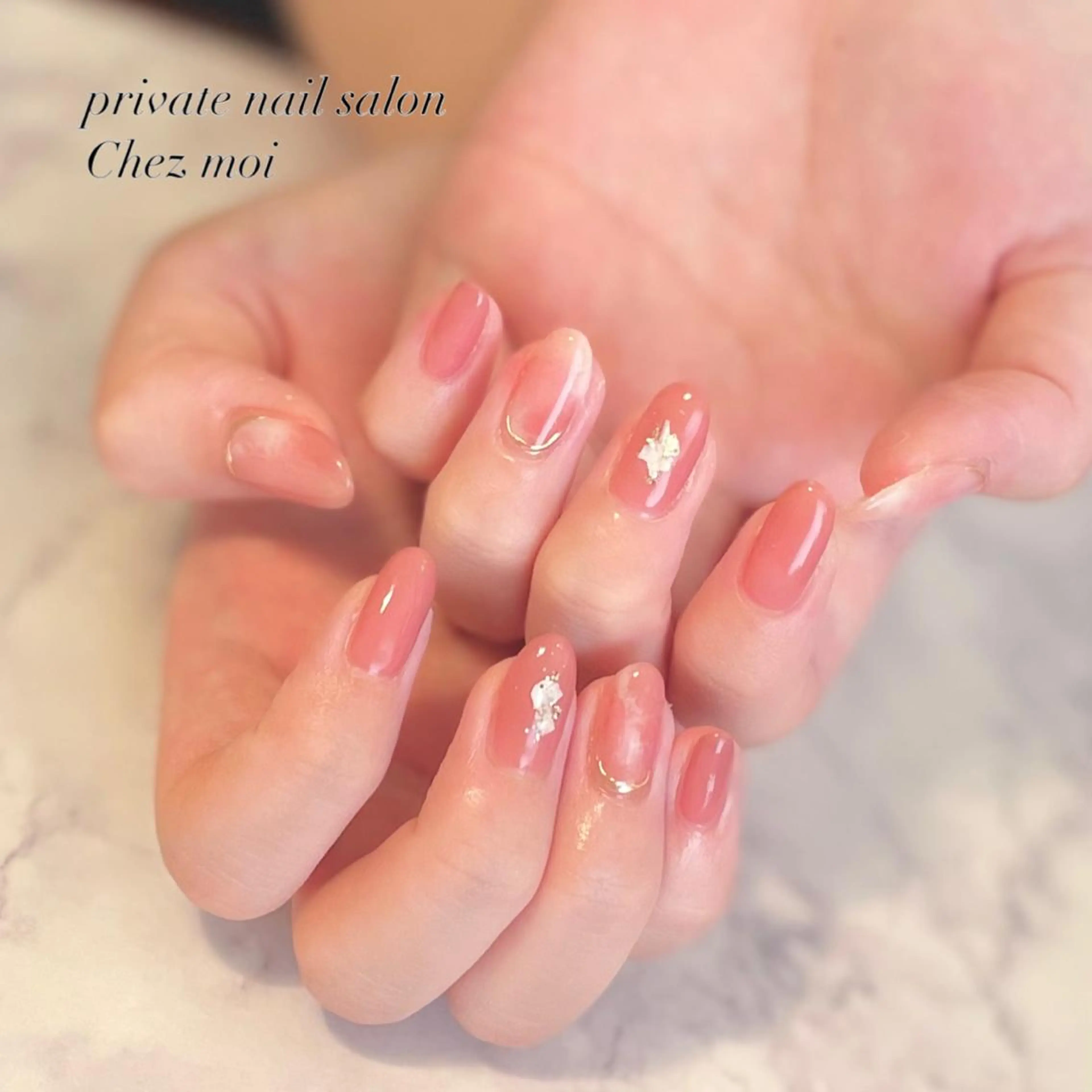 ネイル ニュアンスネイル KOMINE TOMOKOのネイルデザイン