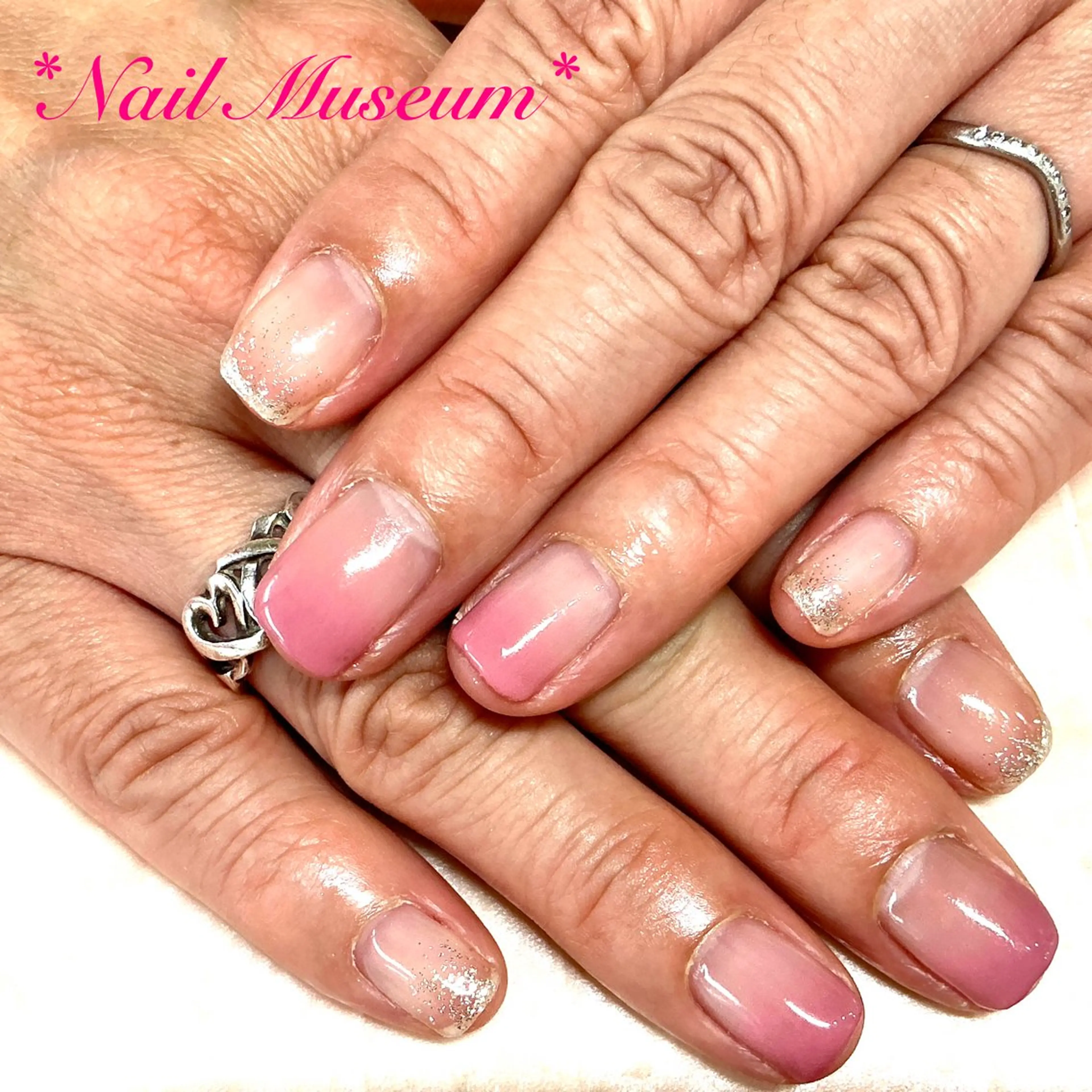ネイル ブルー ジェルネイル グラデーション ラメ(グリッター) オフィスネイル nailmuseum KAMATARIのネイルデザイン