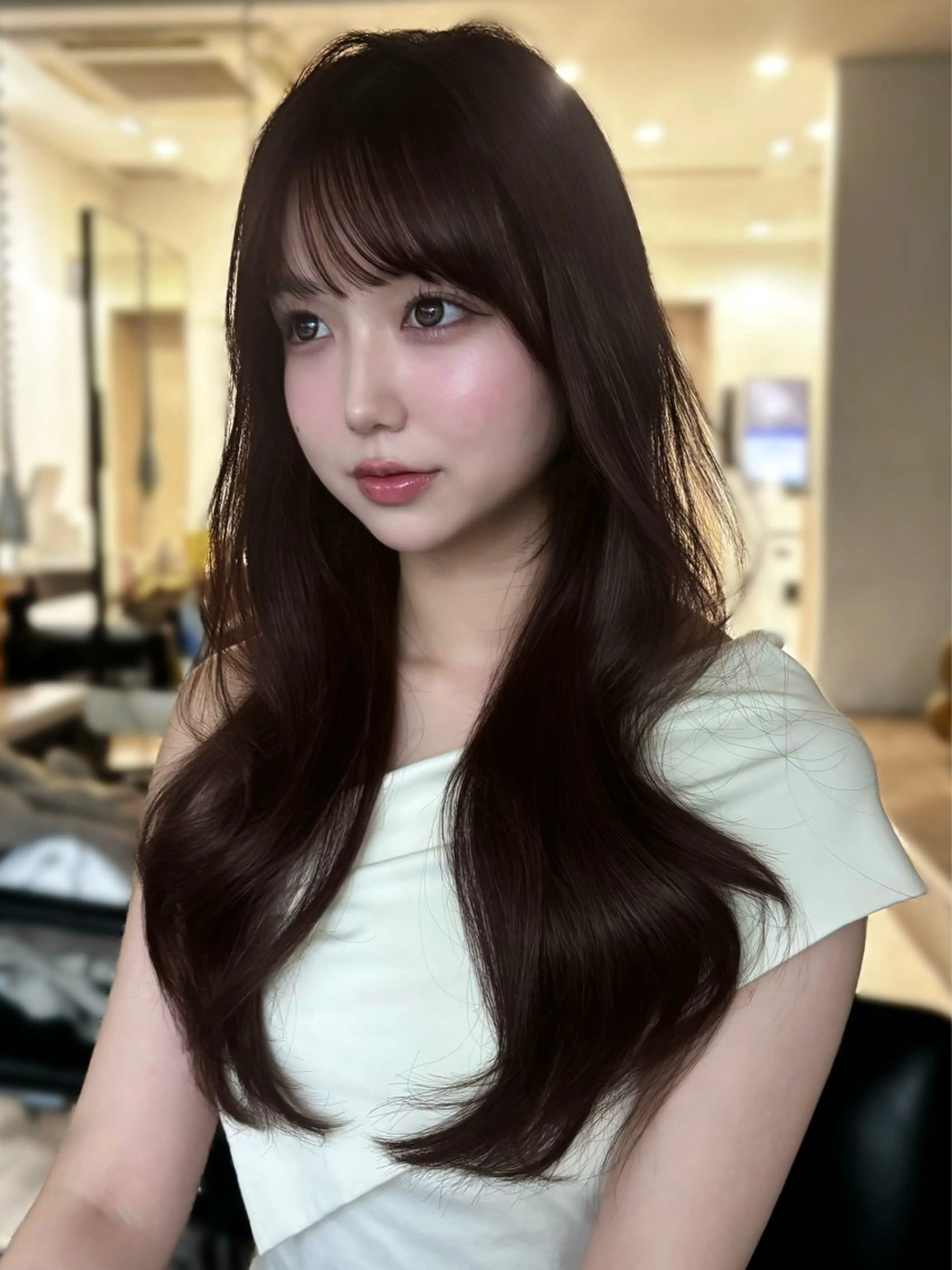 ロング 顔まわりレイヤー 顔周りカット ハッシュカット 髪質改善 韓国風ヘア 岡田 聖蘭のヘアスタイル