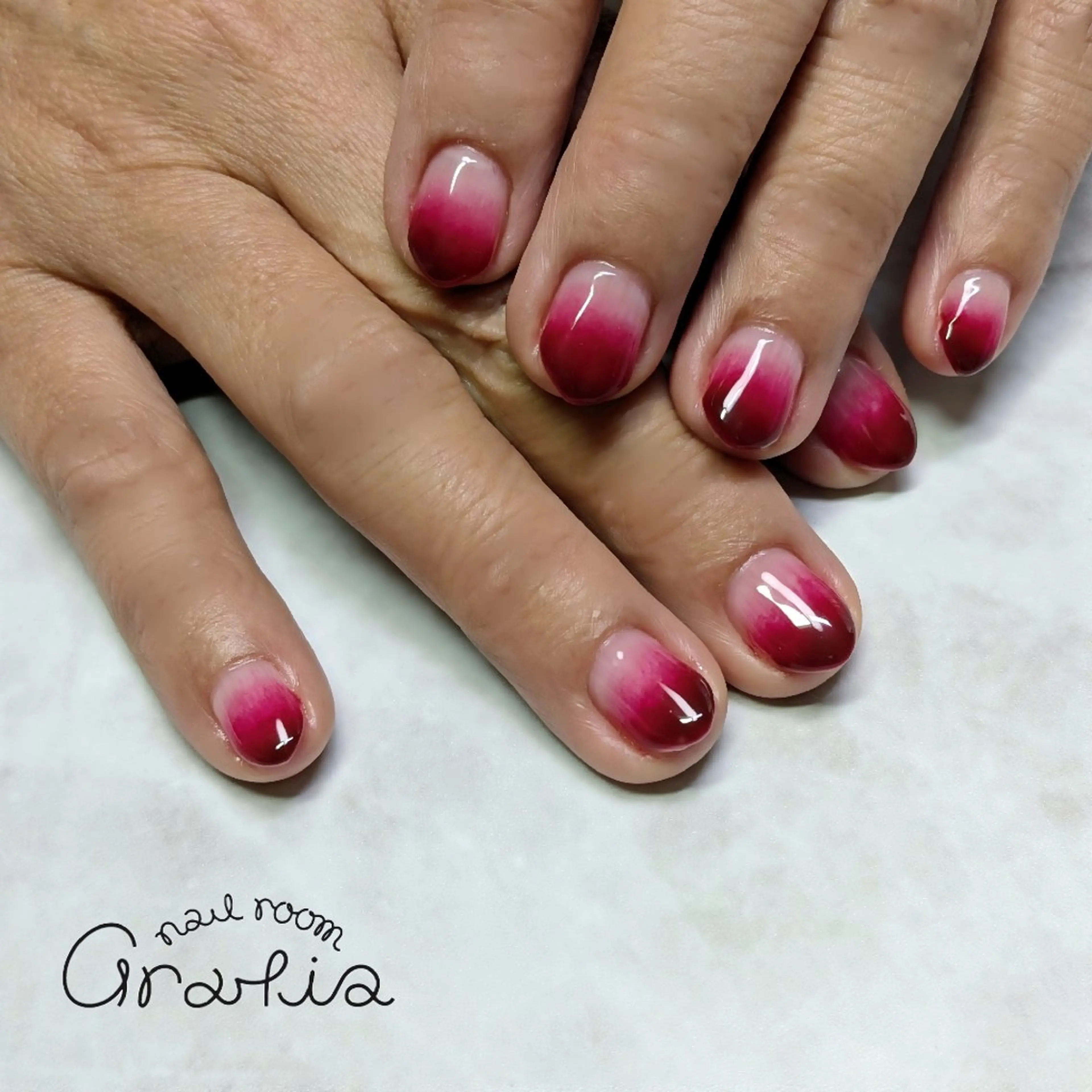 ネイル ジェルネイル グラデーション nail room gratia所属・gratia 中村のネイルデザイン