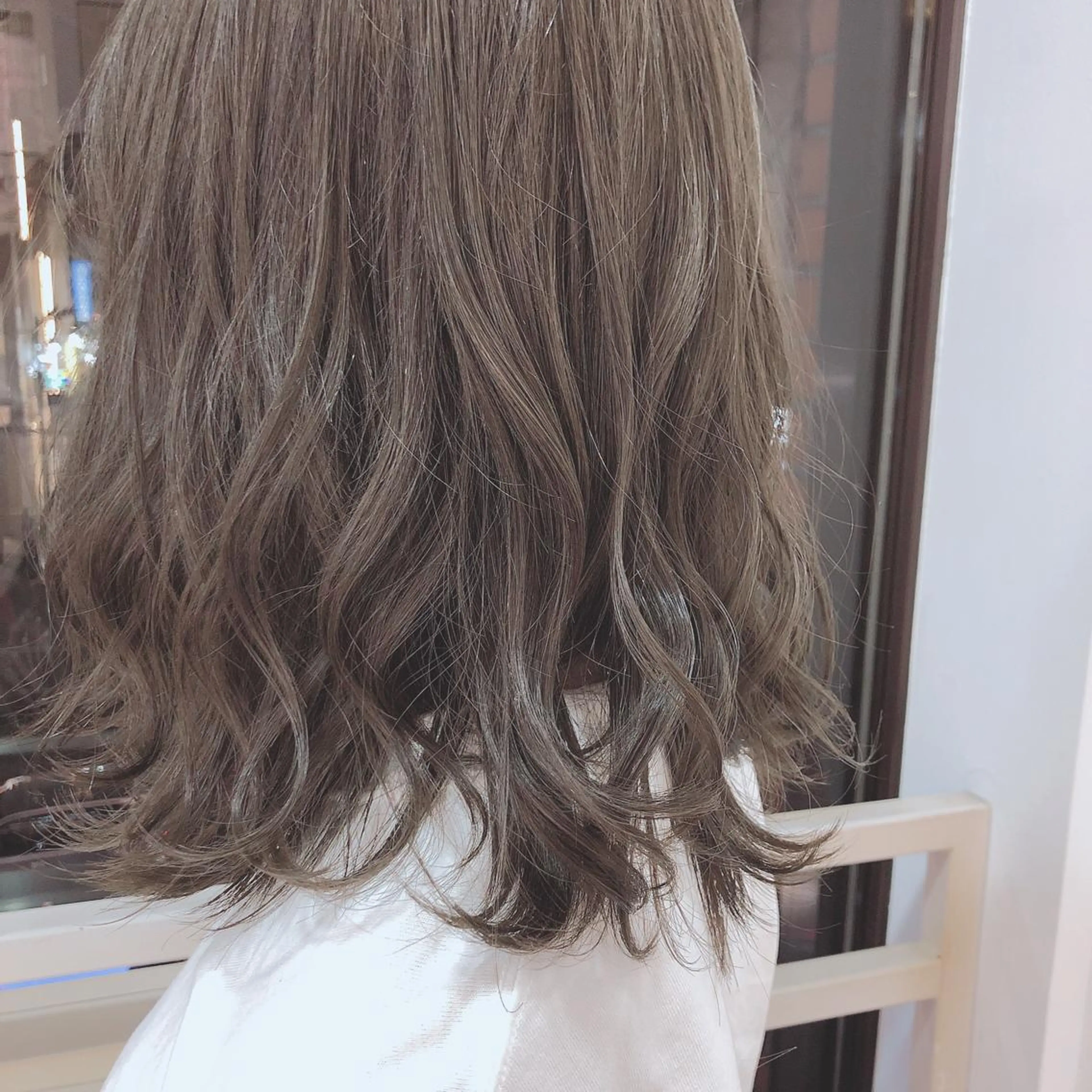 ミディアム カラー TRENCH 自由が丘所属・TRENCH　相澤 果歩のヘアスタイル