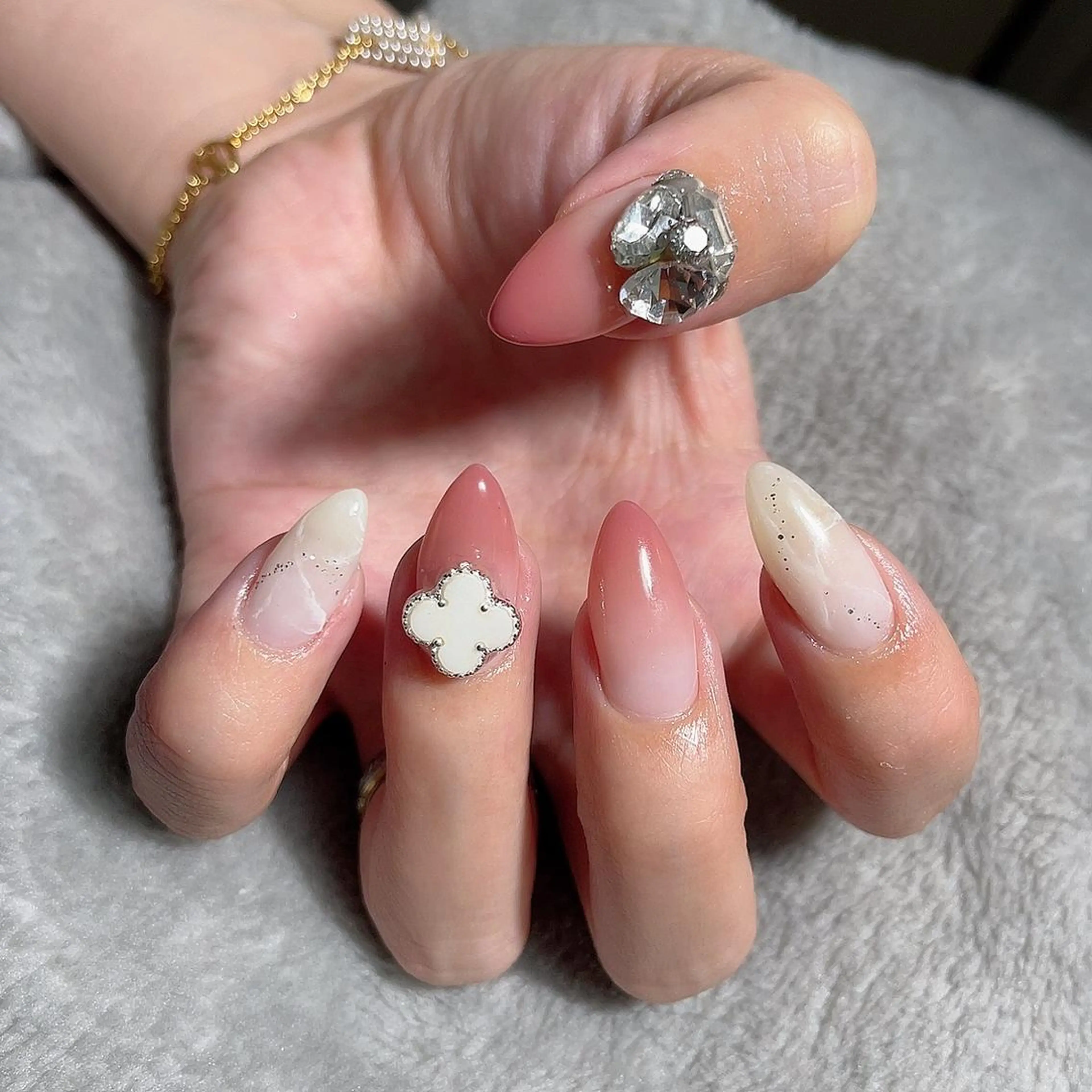 ネイル 知花 梨花のネイルデザイン