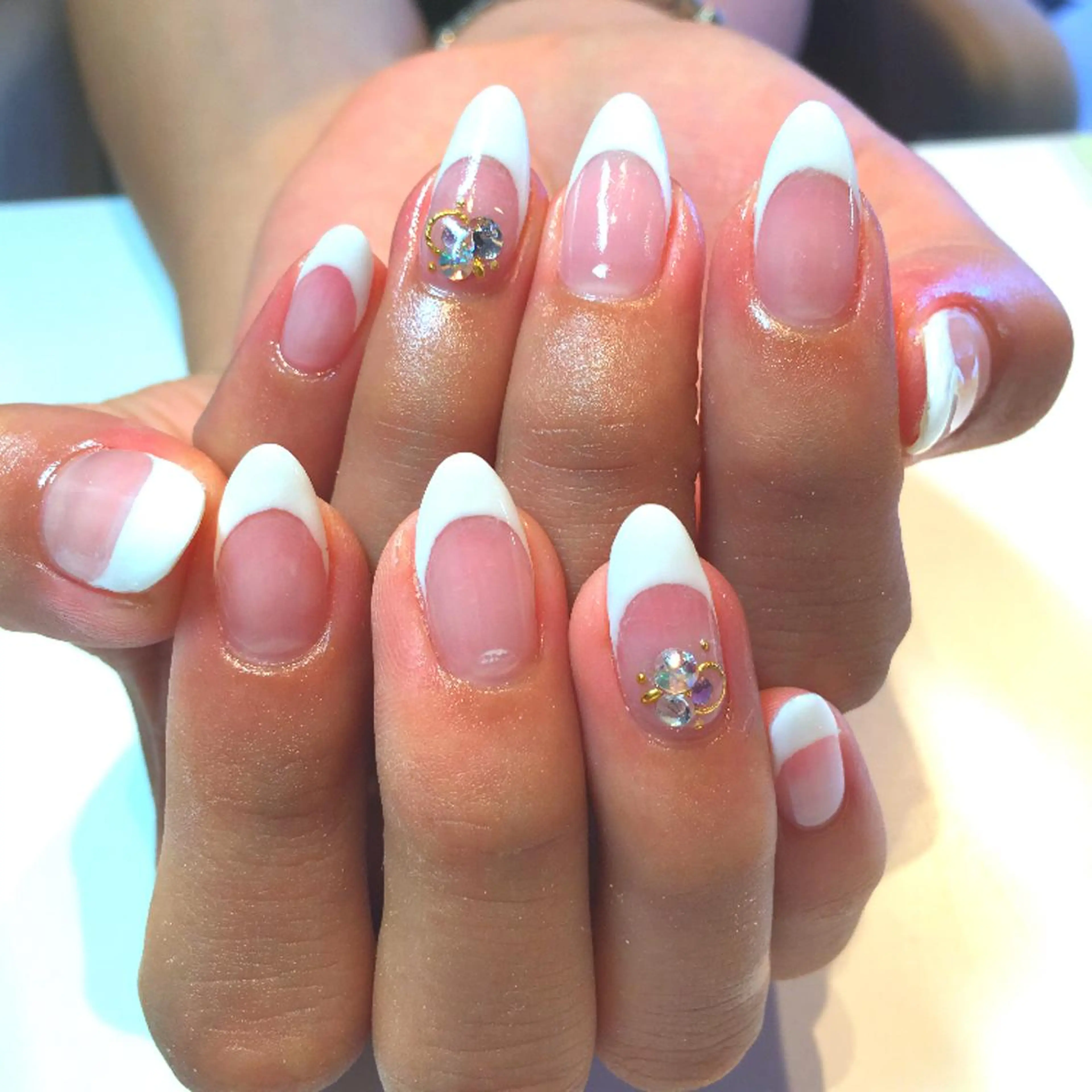 ネイル フレンチネイル アンドルーチェ スクールの眉毛・アイブロウイメージ