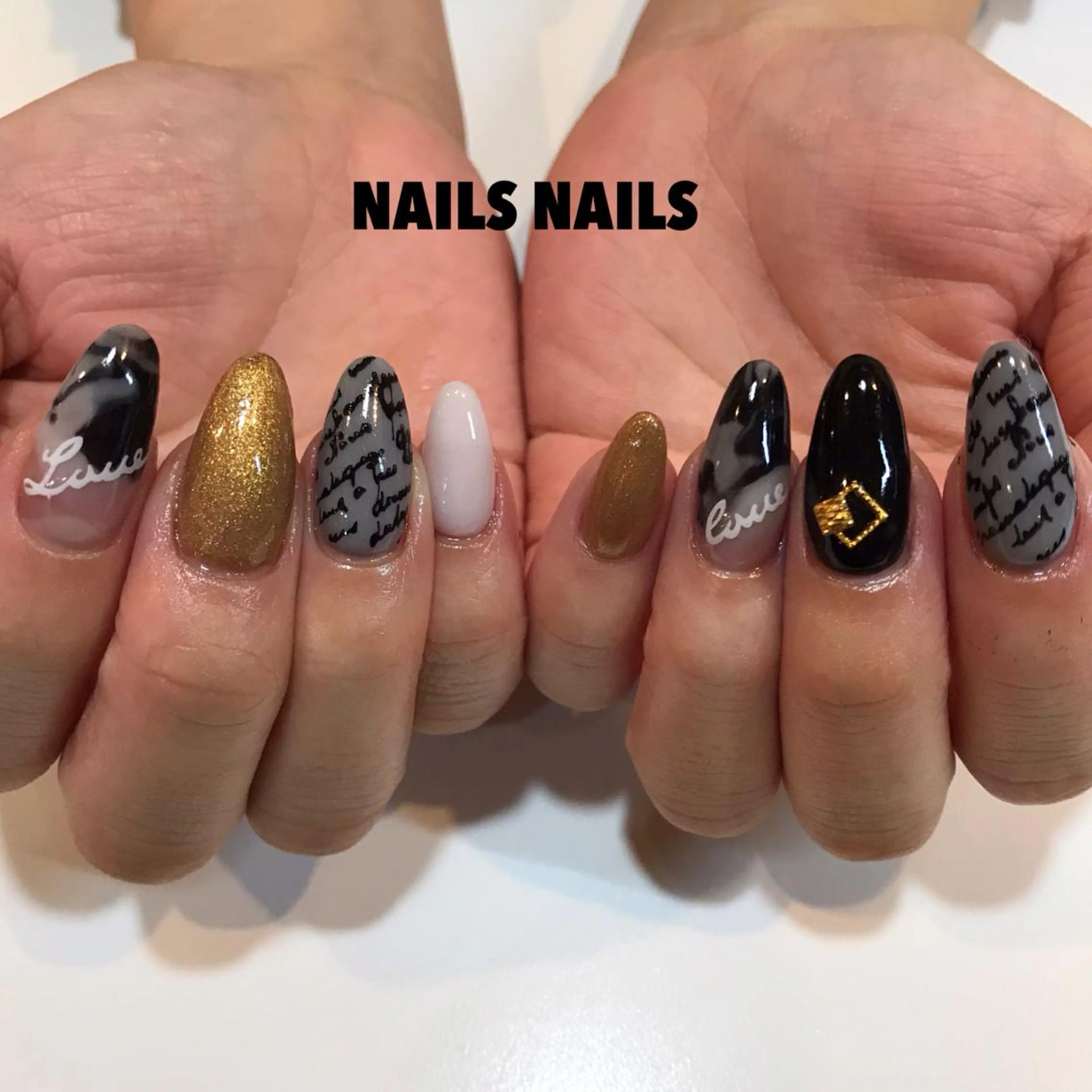 ネイル ゴールド 大理石ネイル(マーブル) スカルプネイル NAILSNAILS ERIKAのネイルデザイン