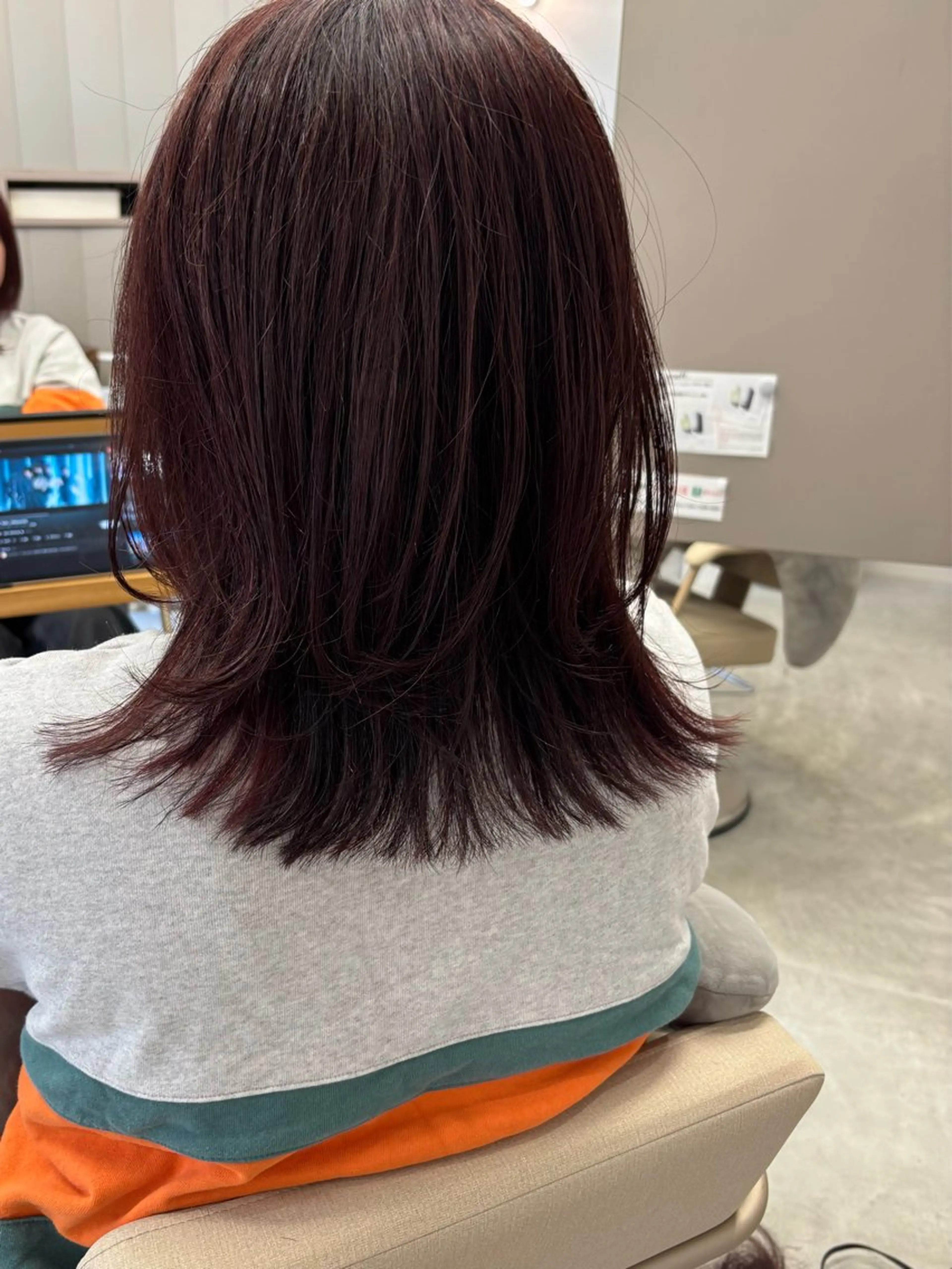 セミロング カット ヘアカラー chihale 富樫莉香のヘアスタイル