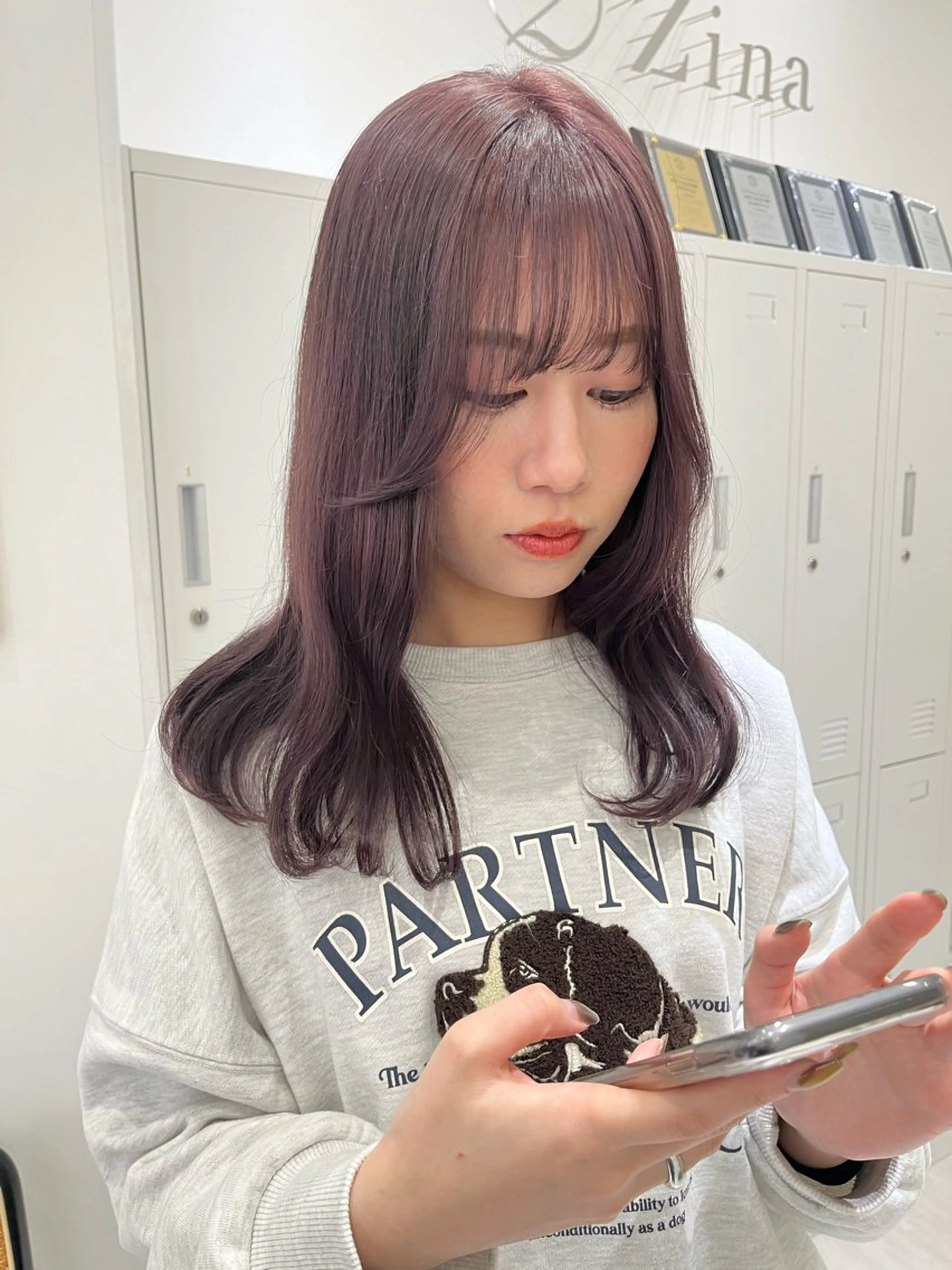 ミディアム カラー ダブルカラー ラベンダーカラー 髪質改善 韓国風ヘア レイヤーカット Zina 藤崎店所属・zina藤崎📛 井上美乃里のヘアスタイル