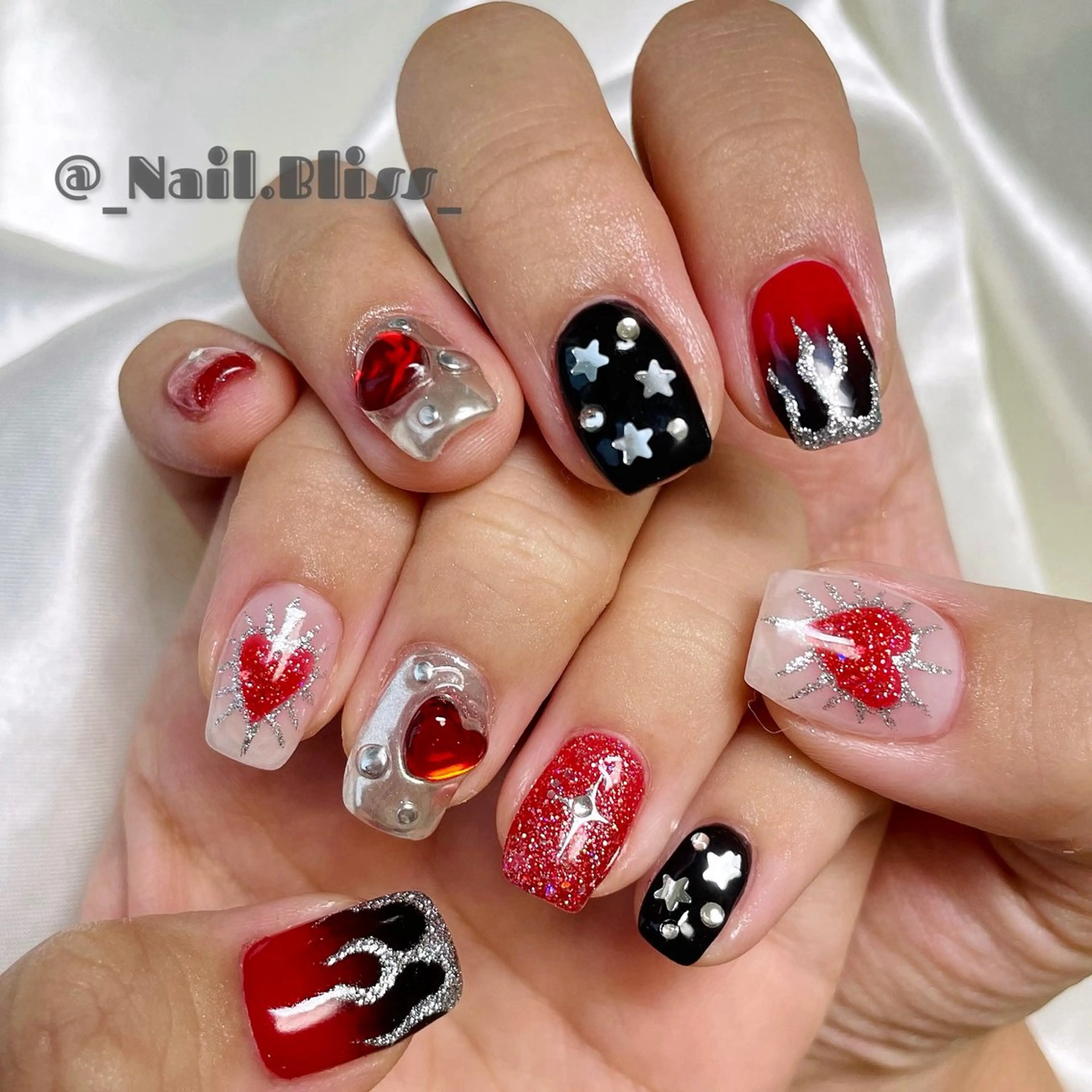 ネイル 持ち込み 赤色 ハンドネイル NAIL BLISSのネイルデザイン