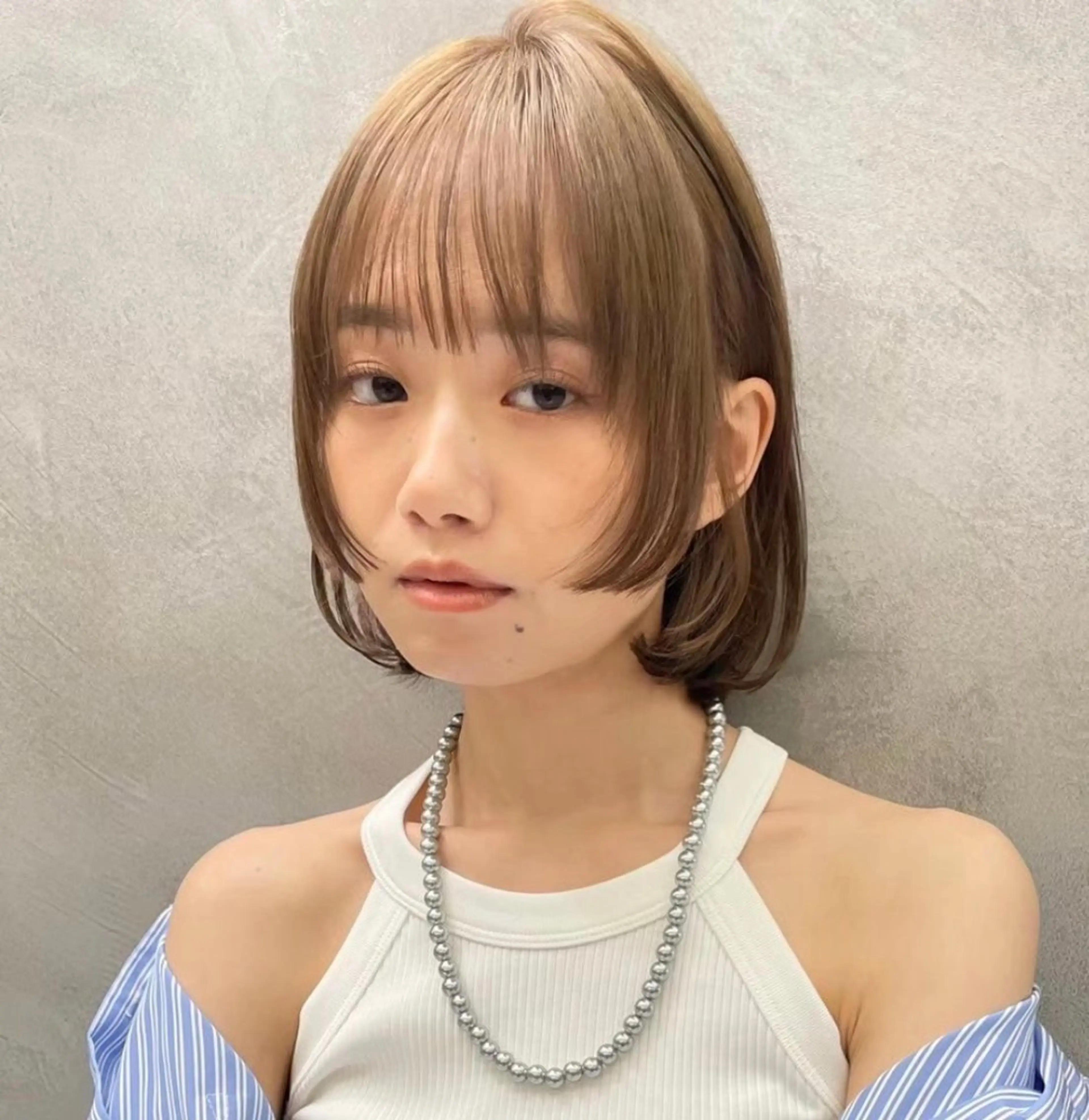 ショート カラー 切りっぱなしボブ ブリーチ ブリーチなしカラー ボブ 顔周りカット カット 縮毛矯正 トリートメント ヘアセット ボブ/縮毛矯正/美髪 髪質改善/大和田拓夢のヘアスタイル