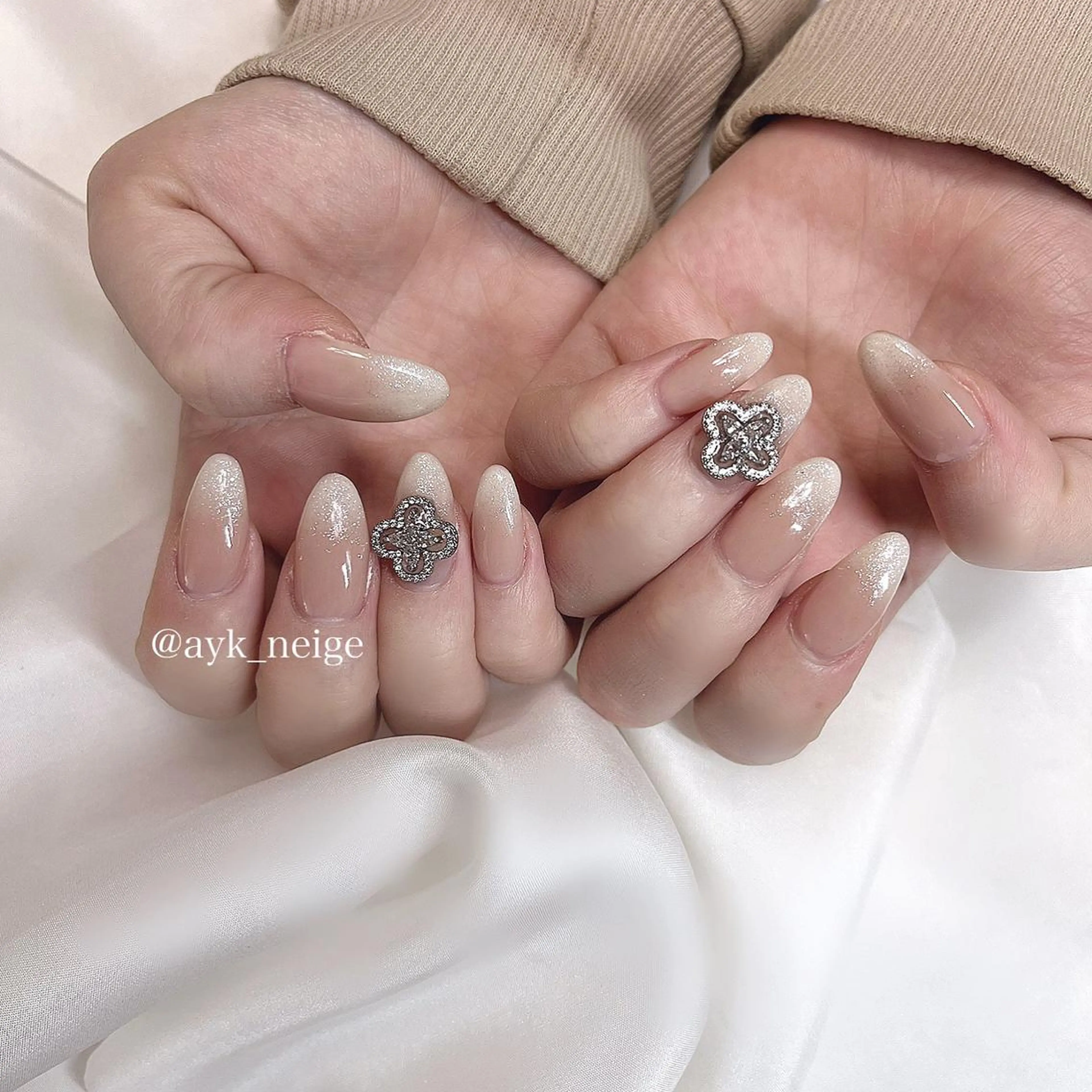 ネイル フットネイル グラデーション キラキラネイル 韓国ネイル マグネットネイル n'eige nail所属・大谷 綾香のネイルデザイン