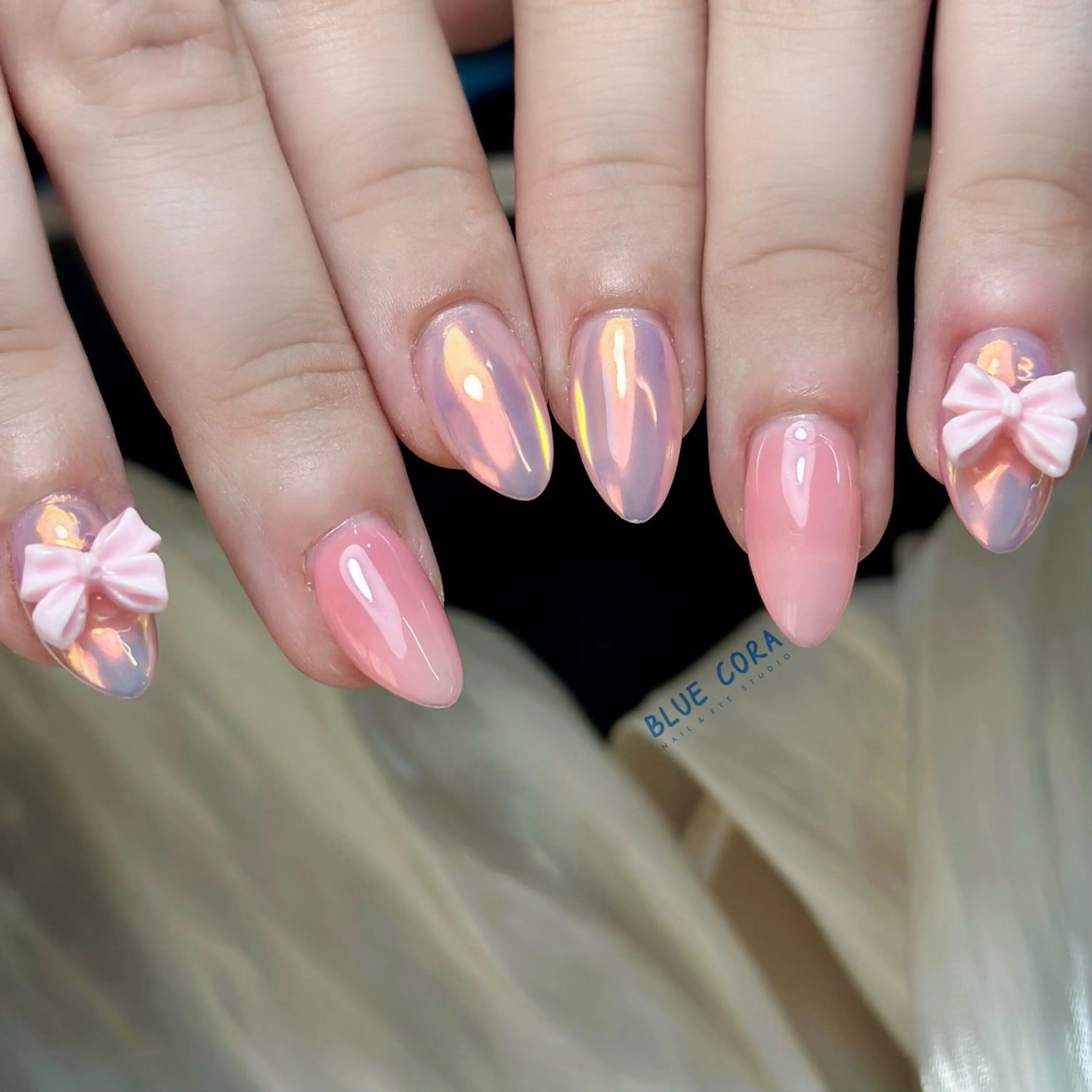 ネイル オーロラネイル クリアネイル ピンク BLUE CORA所属・BLUE CORAのネイルデザイン