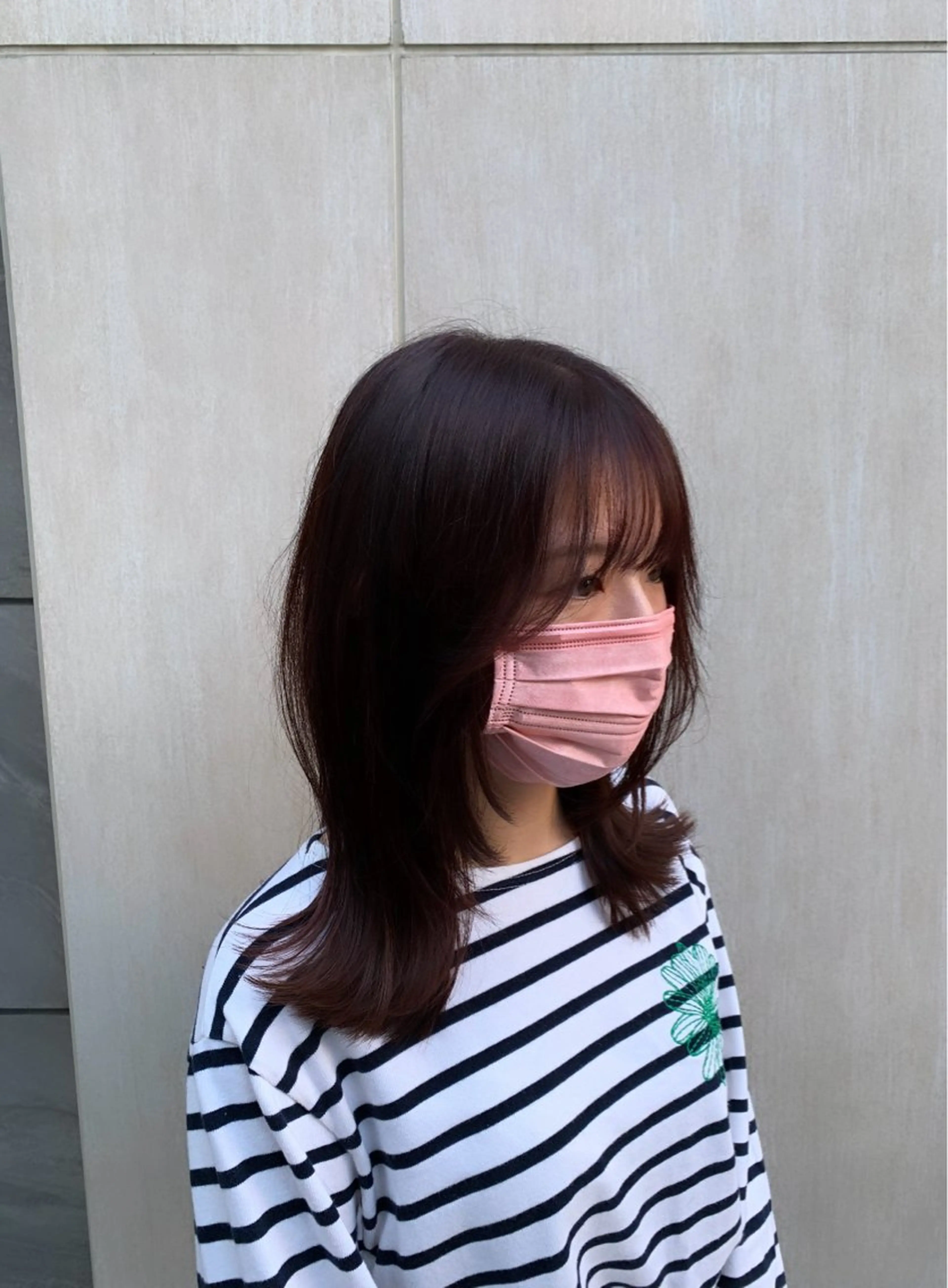 ミディアム ピンクブラウン くびれヘア 顔周りカット レイヤーカット カット ヘアカラー トリートメント 越冨 晃平のヘアスタイル