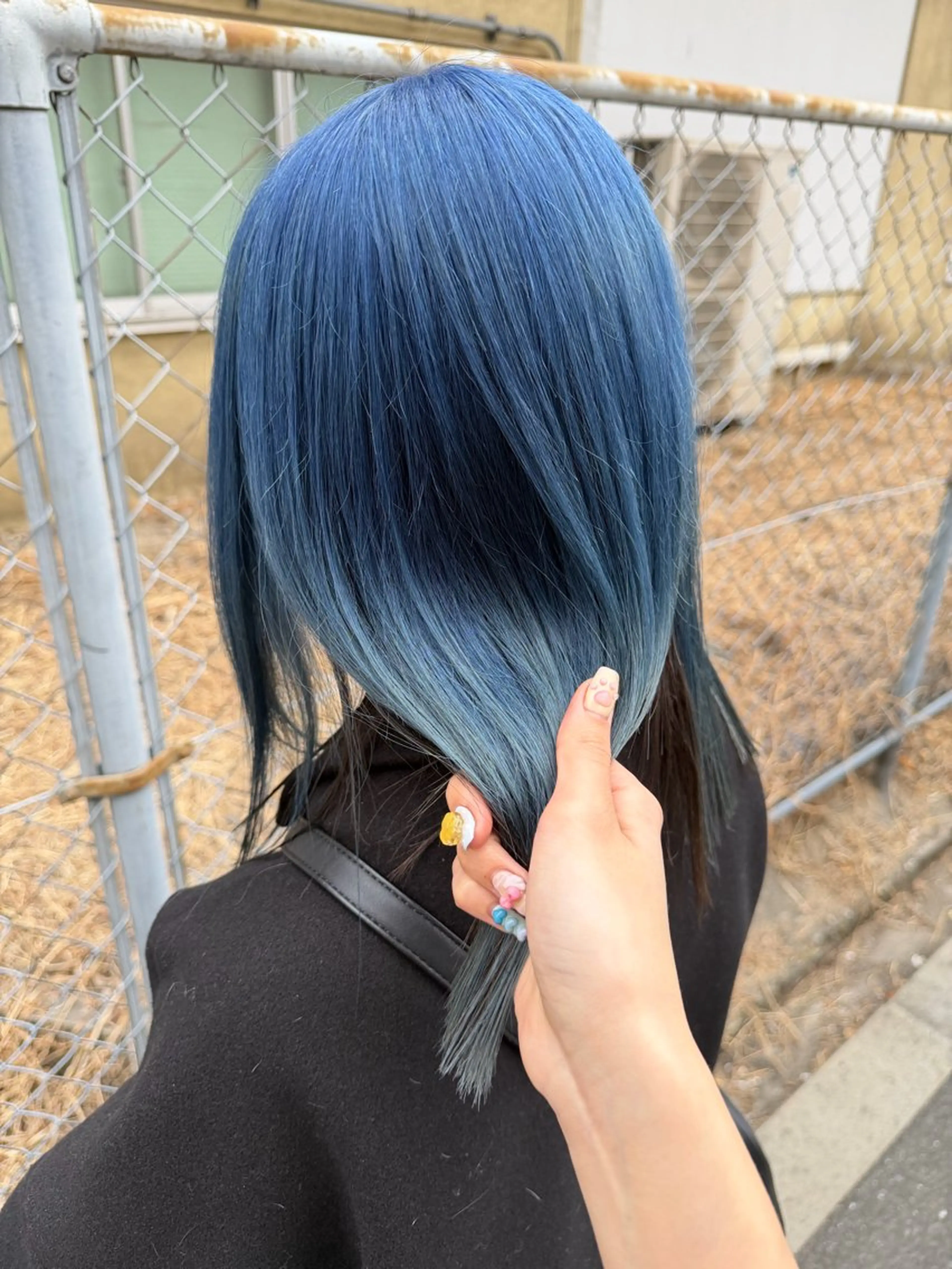 ミディアム カラー アクアカラー ブルーカラー ヘアカラー トリートメント Karin trスタイリスト🥀のヘアスタイル