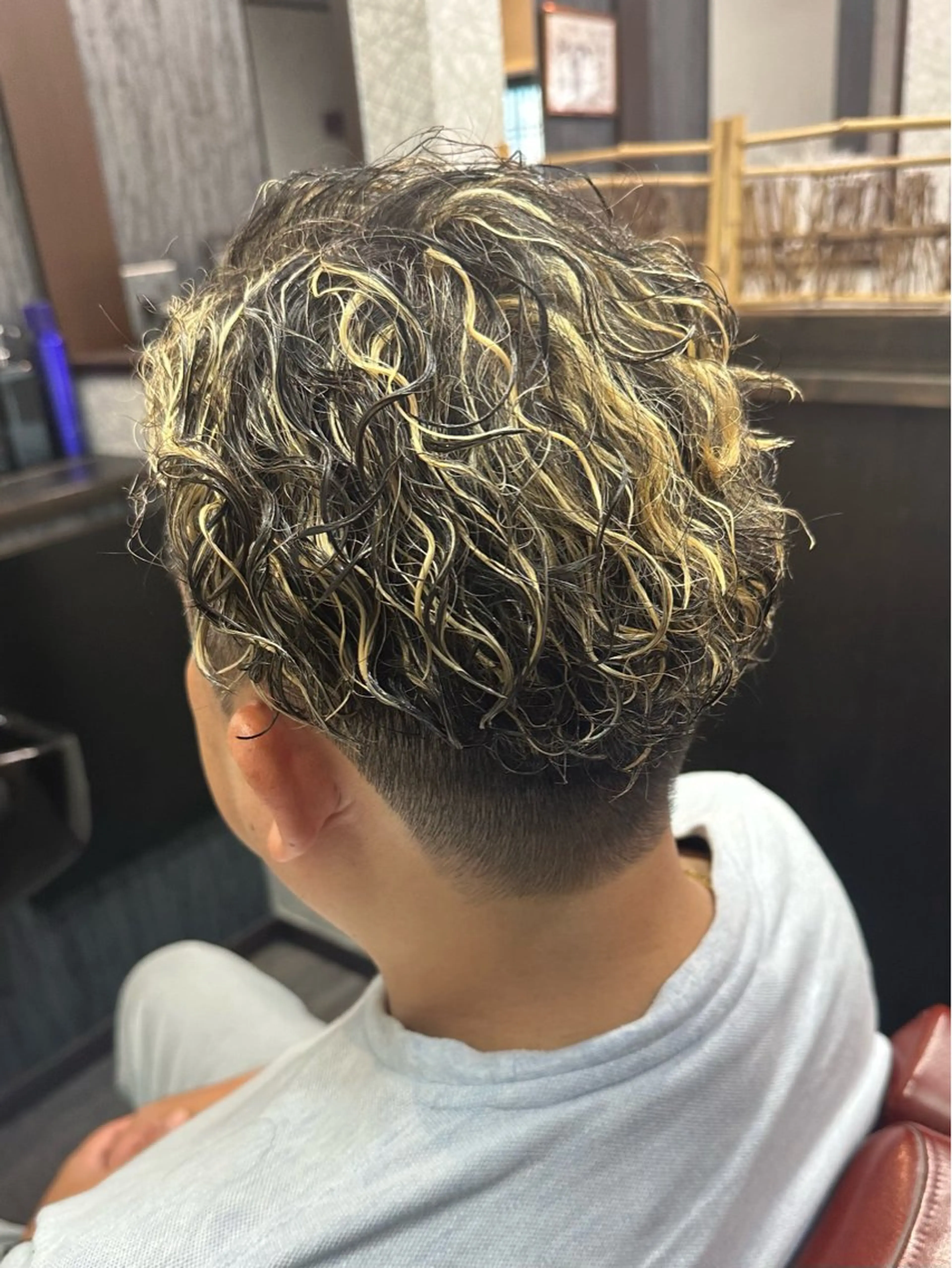 ショート カラー パーマ 田島 颯人のヘアスタイル
