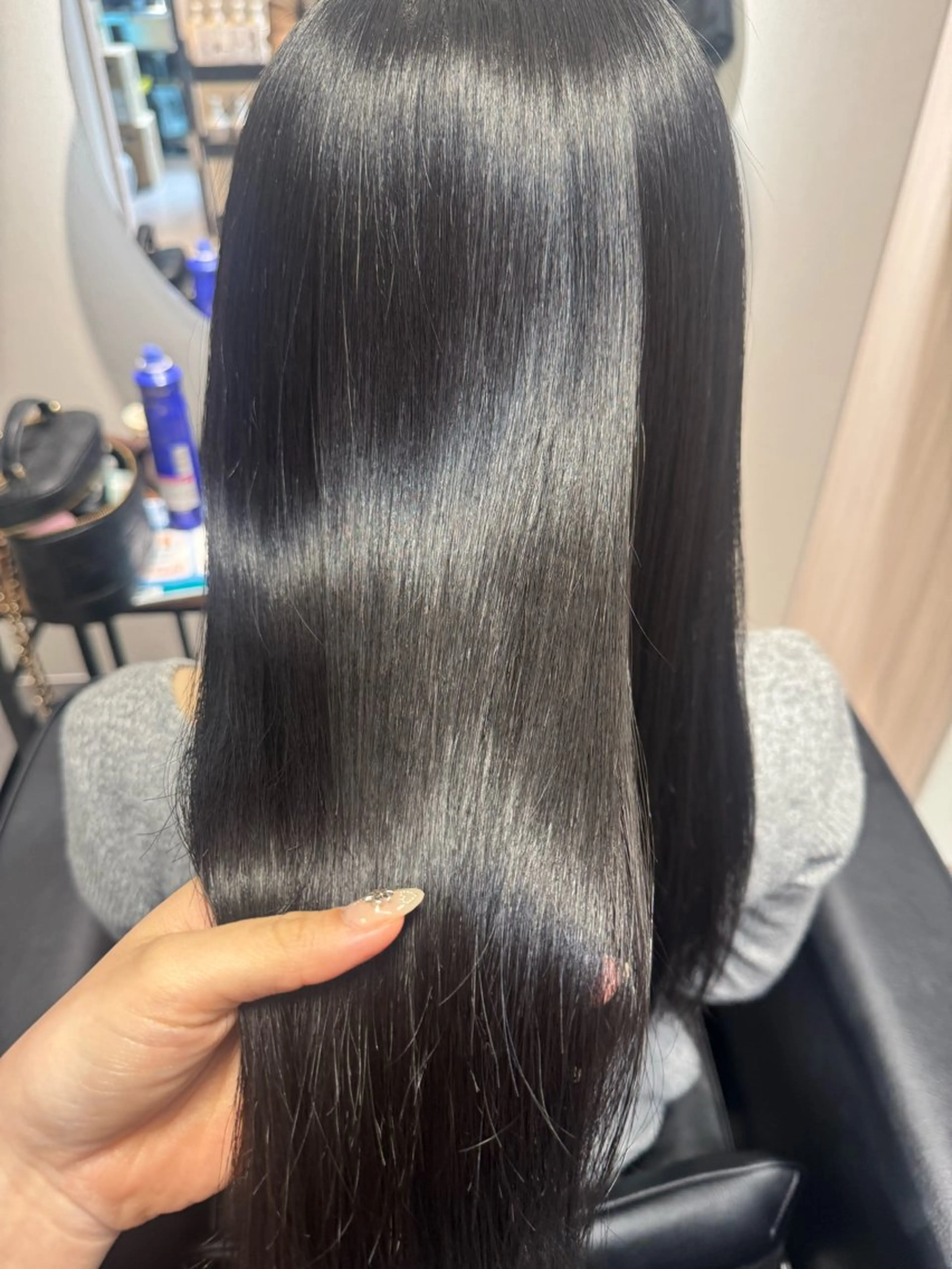 ロング カット ヘアカラー 縮毛矯正 トリートメント NAVY 橋本心 縮毛矯正のヘアスタイル