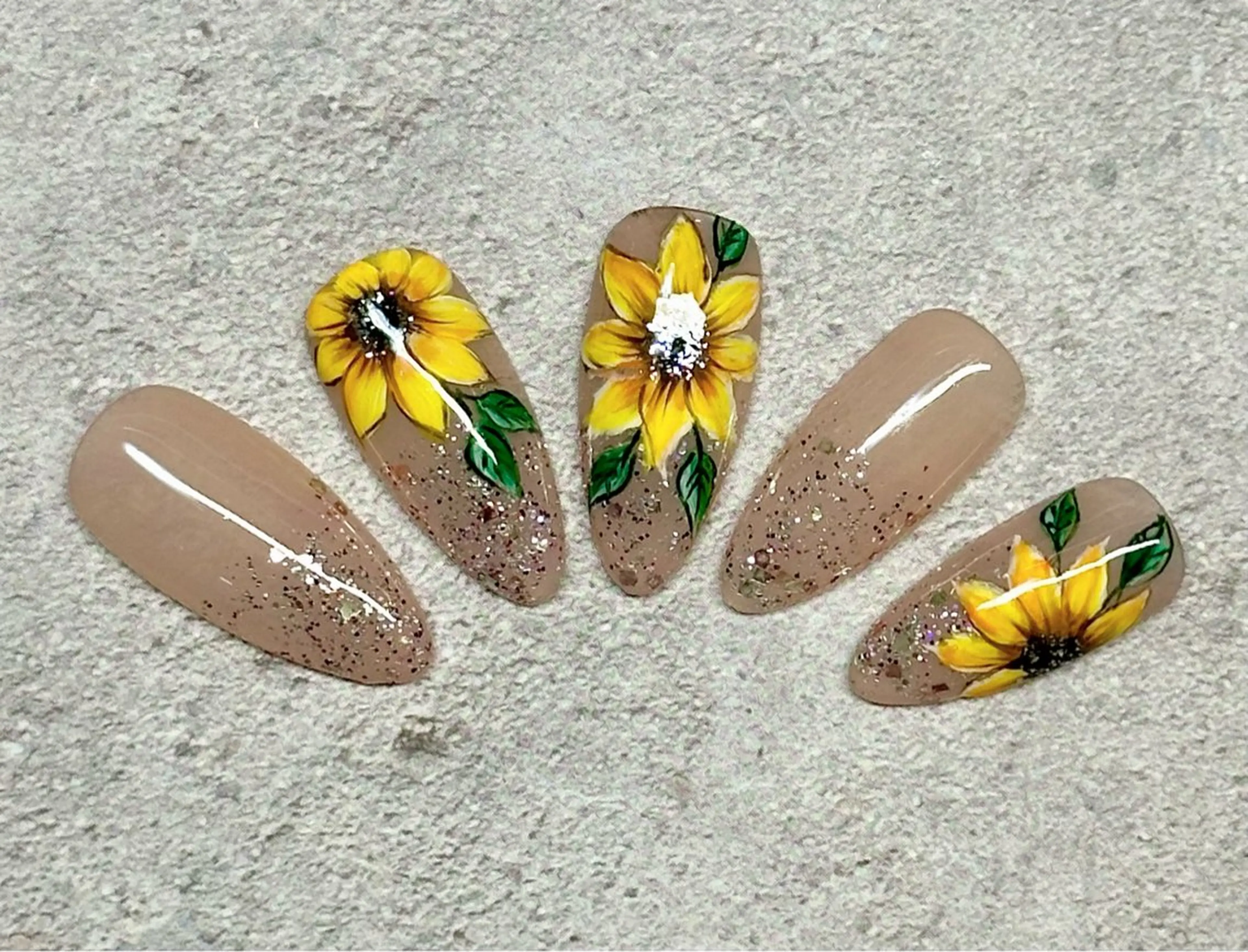 ネイル フレンチネイル マグネットネイル ニュアンスネイル ワンカラーネイル 夏ネイル M.N_ nailのネイルデザイン