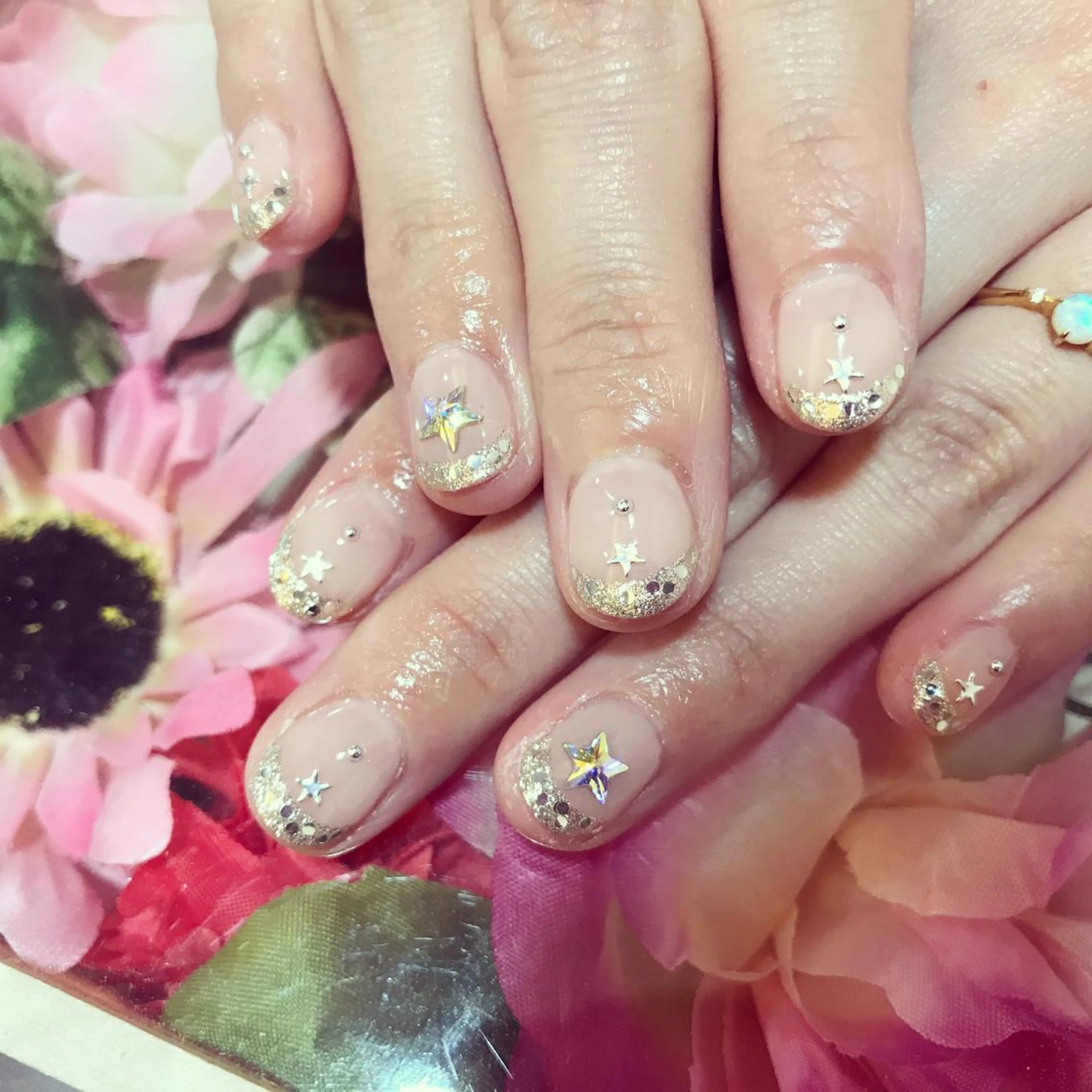 ネイル フレンチネイル ラメ(グリッター) nailsalon colon所属・nailartist lisaのネイルデザイン