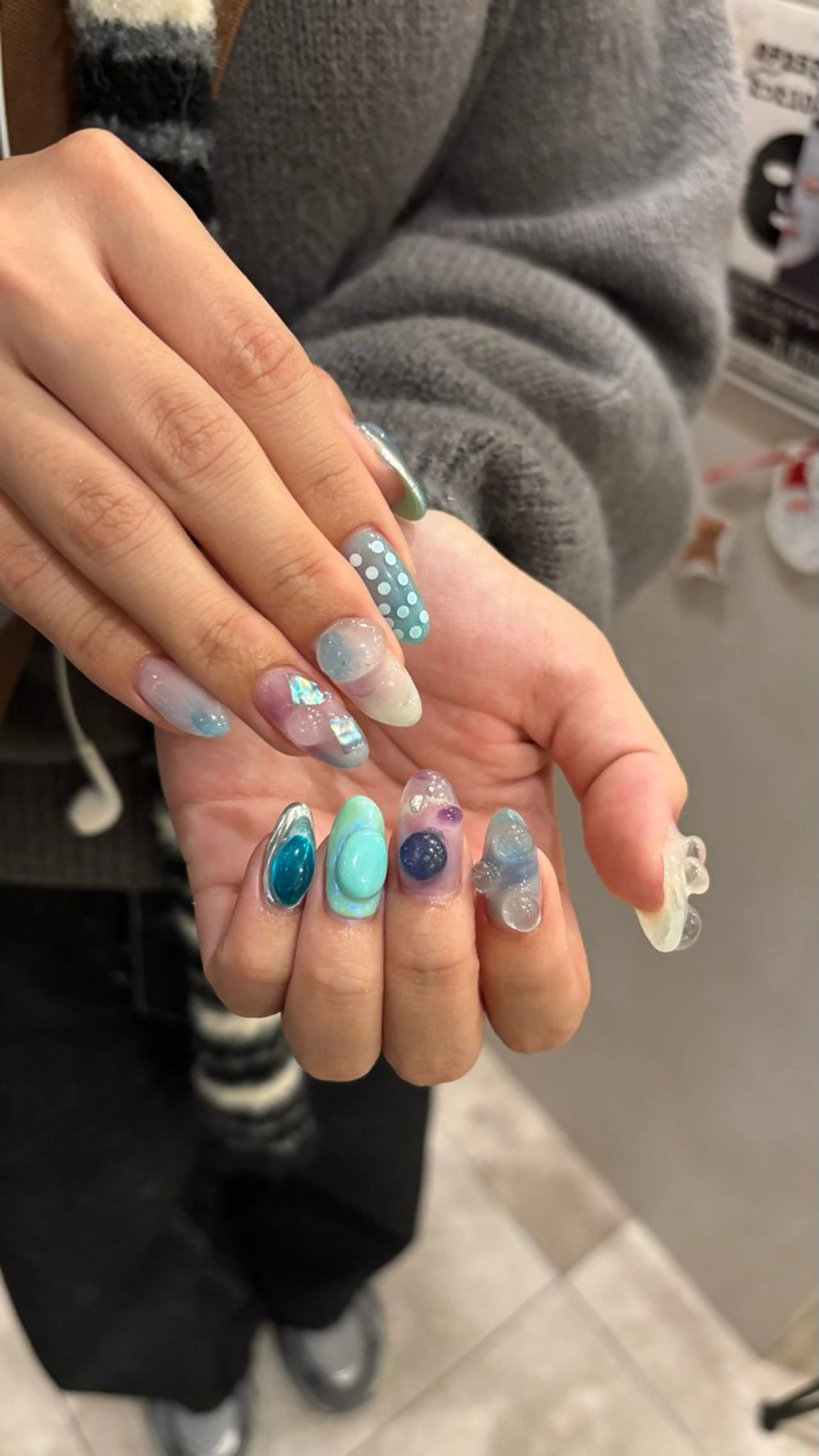 ネイル しおん⭐︎立川 sofaネイリストのネイルデザイン