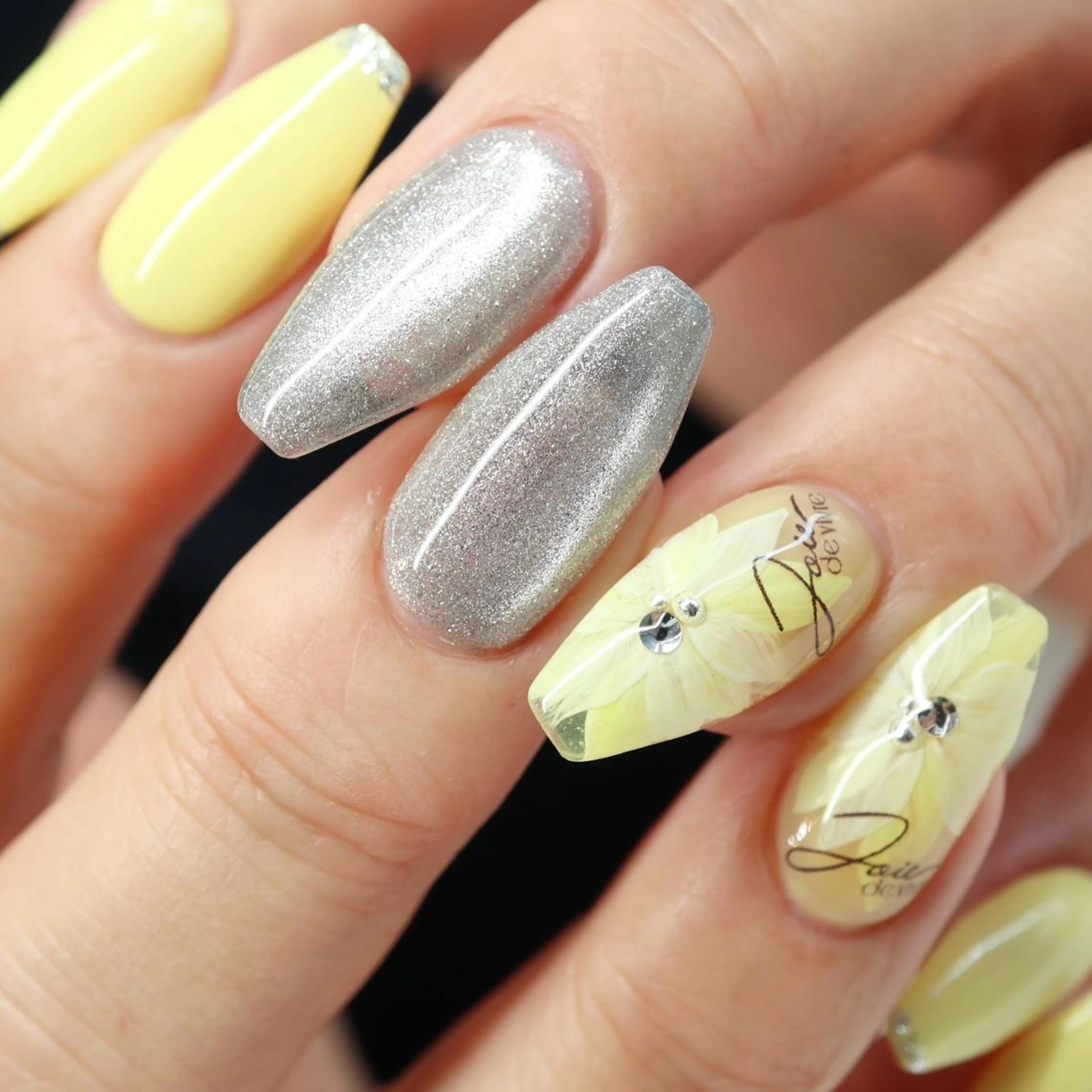 ネイル WEZU NAILのネイルデザイン