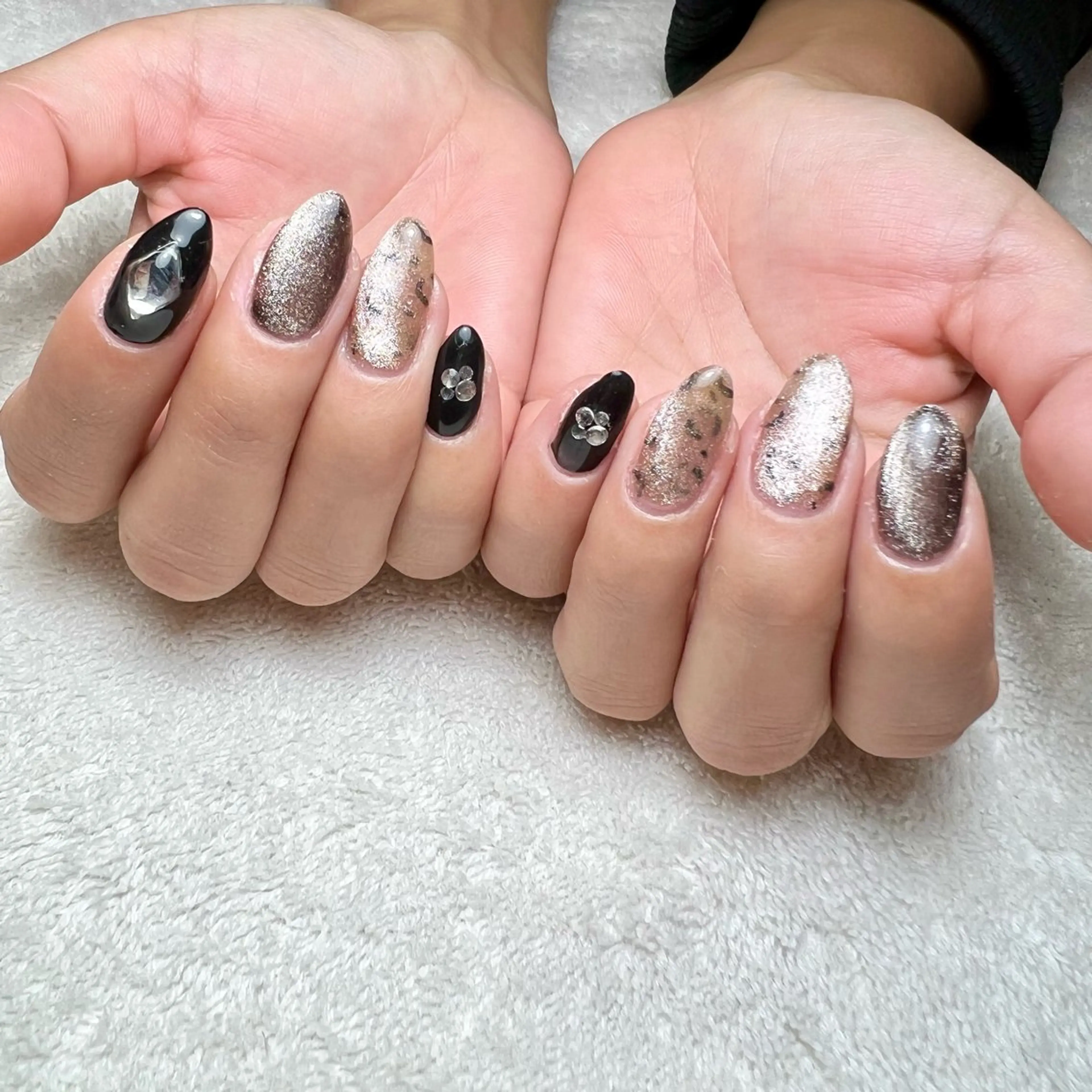 ネイル アニマル柄 マグネットネイル 冬ネイル ハンドネイル COCO+所属・COCO +のエステ・リラクイメージ