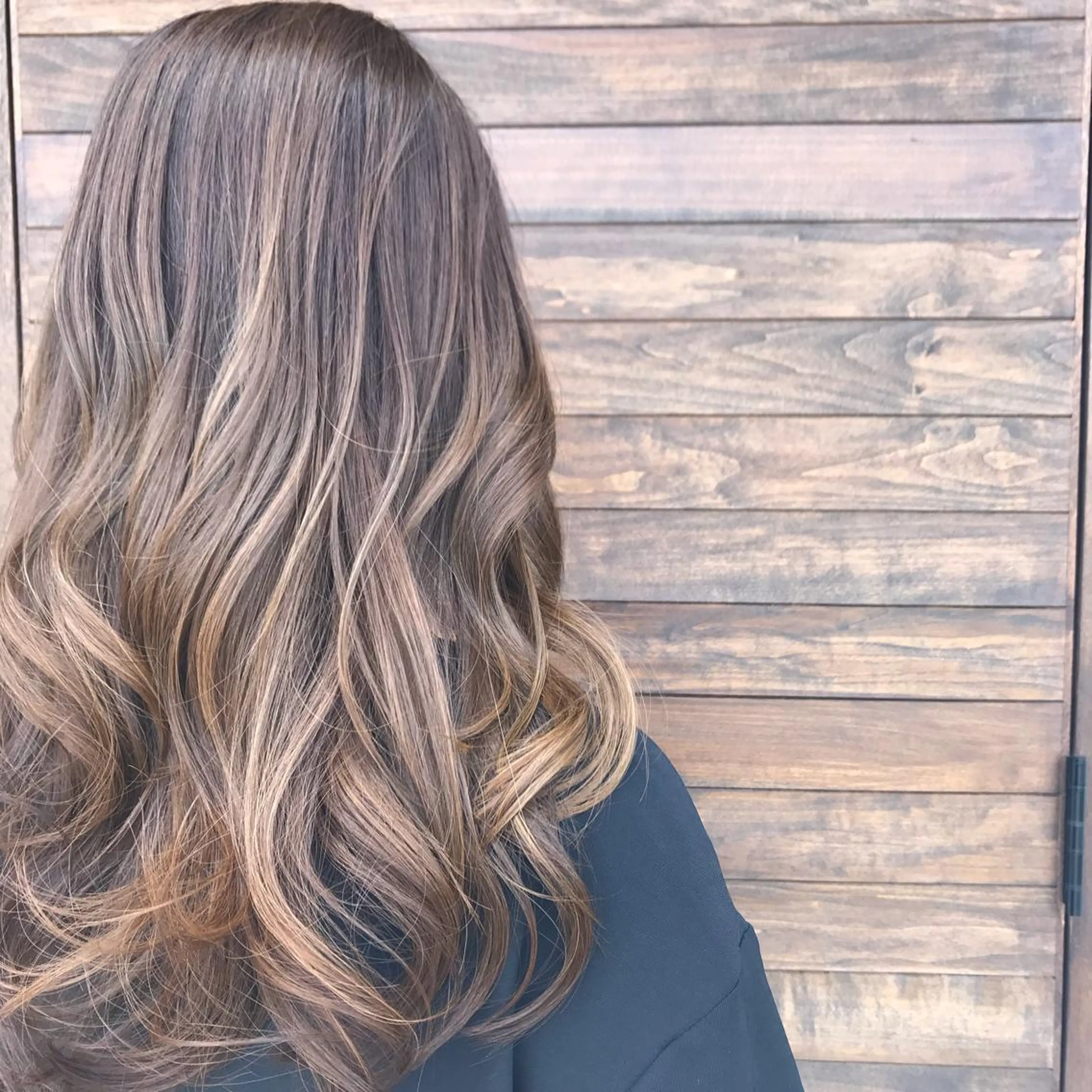 ロング カラー 大内 郁のヘアスタイル