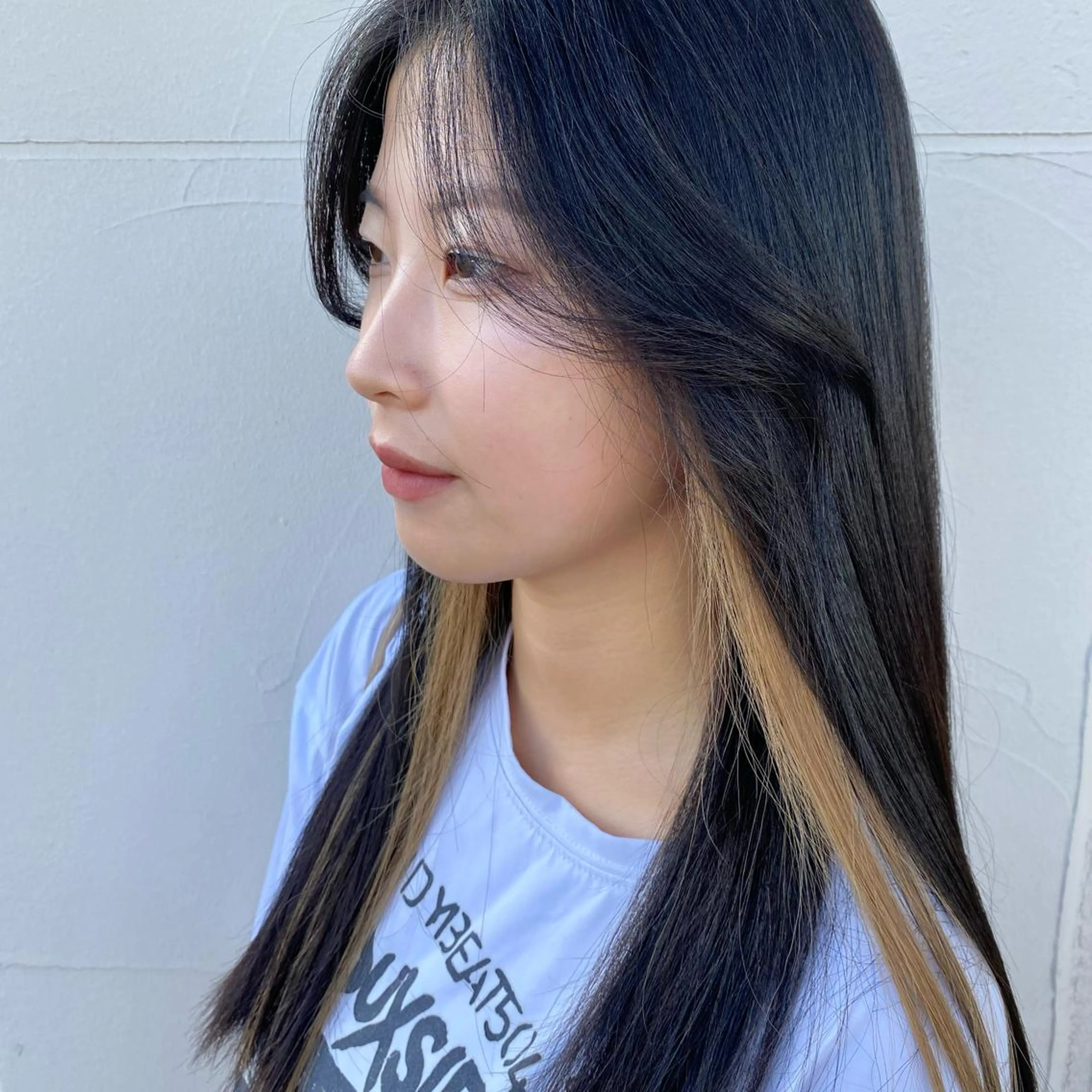 ロング カラー ベージュカラー ハイトーンカラー ハイトーンベージュ インナーカラー 佐藤 彩香のヘアスタイル