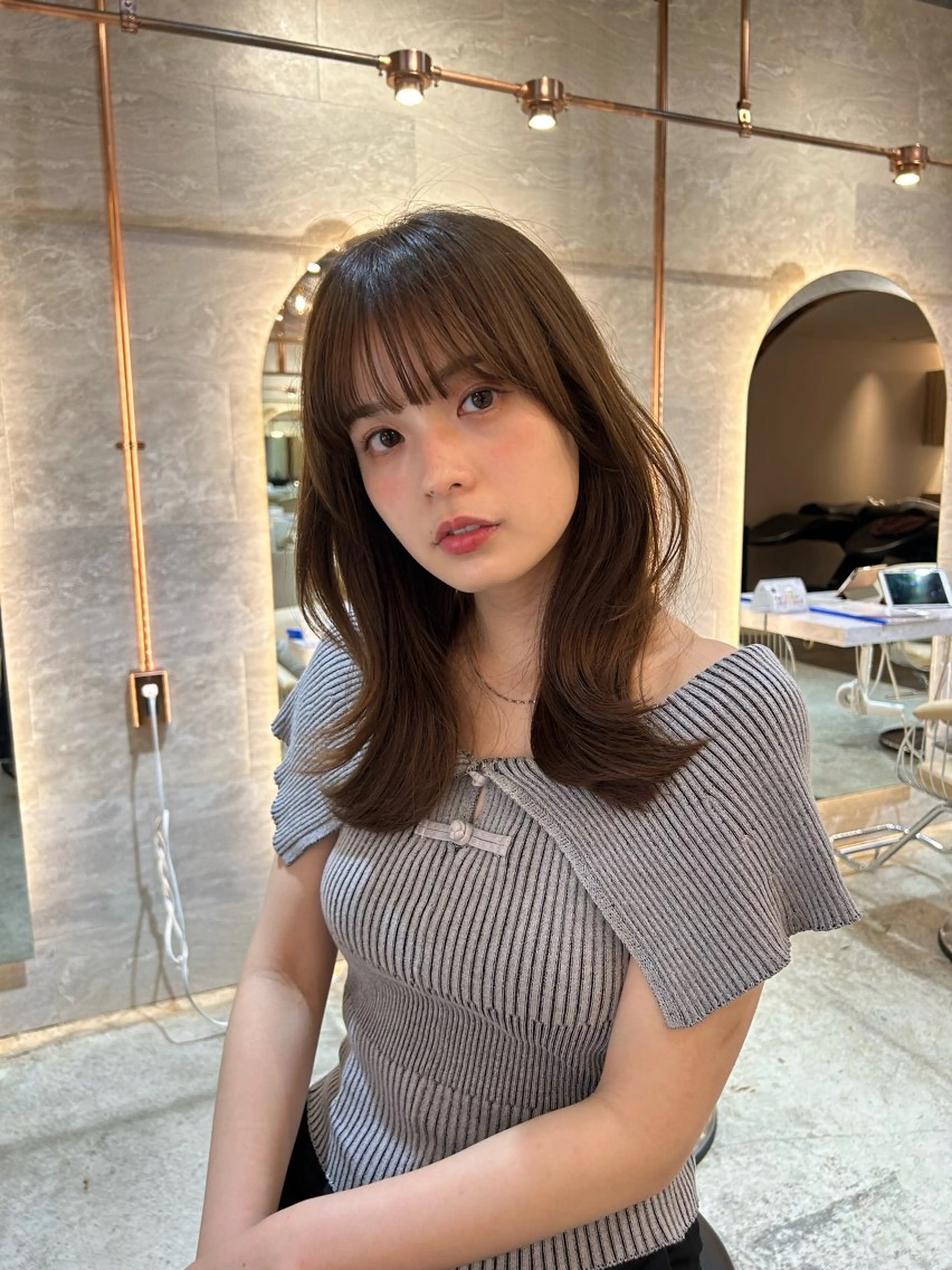 セミロング レイヤーカット 外ハネヘア ストンボブ/レイヤー 艶カラー💎ヒデジのヘアスタイル