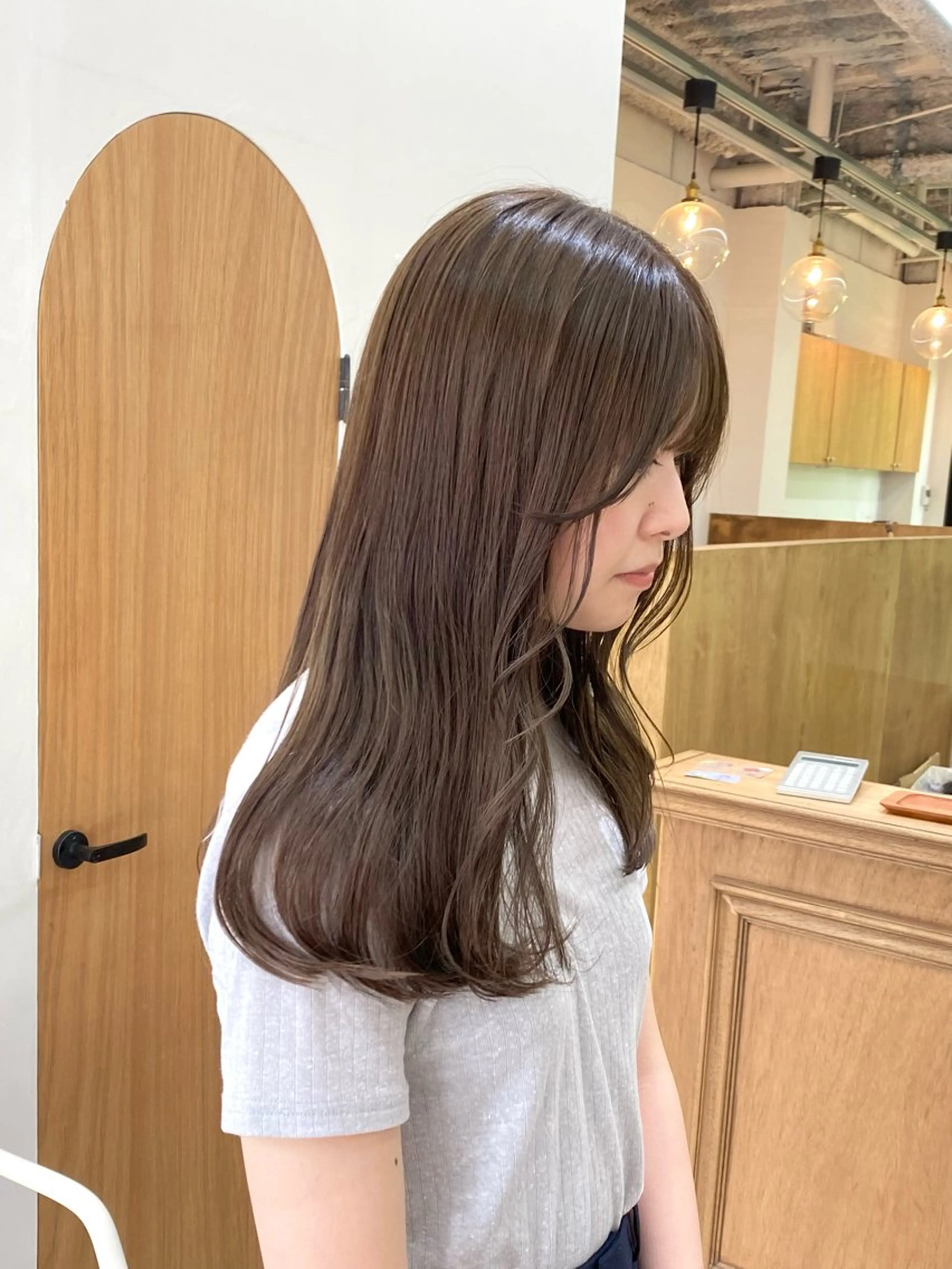 ミディアム カラー ヘアアレンジ ブリーチ ダブルカラー グレージュ ブリーチなしカラー カット ヘアカラー トリートメント ハル🌸柔色/ ブリーチなし/艶髪のヘアスタイル