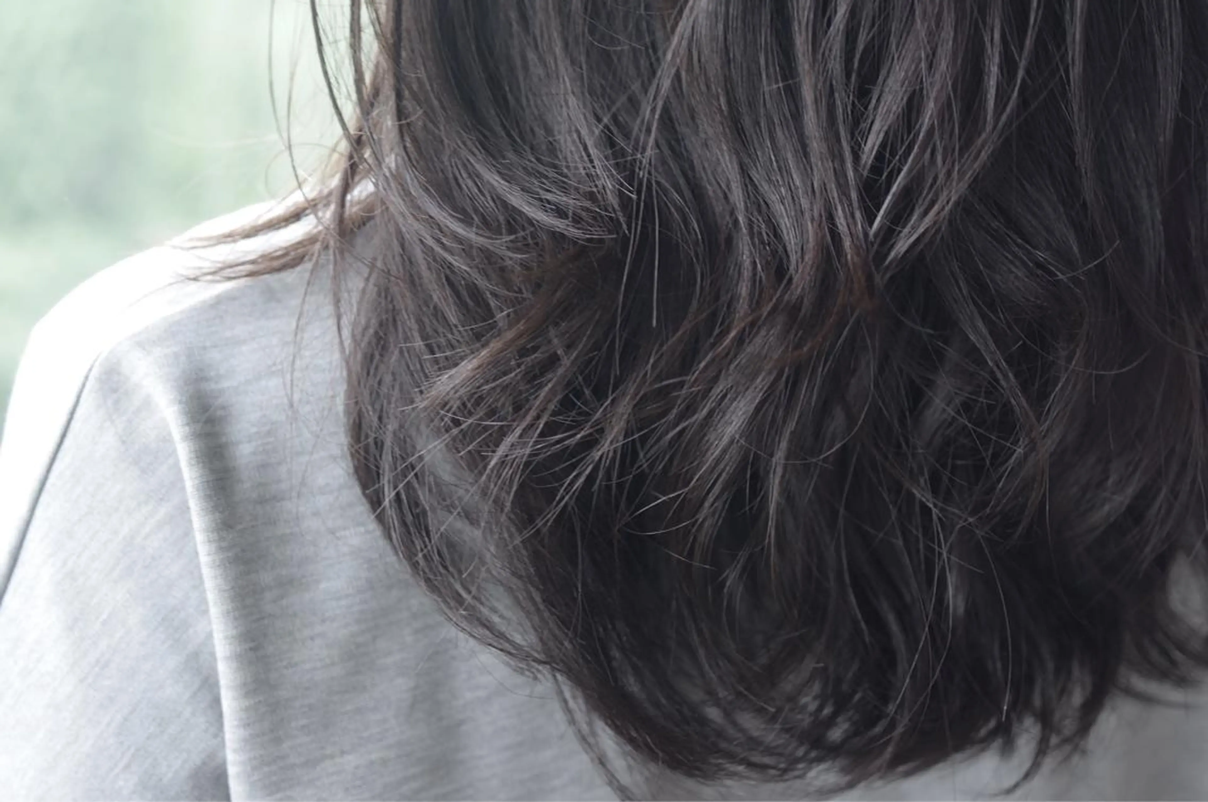 ミディアム セミロング ロング カラー クセ毛お悩みの方 四宮桂佑のヘアスタイル