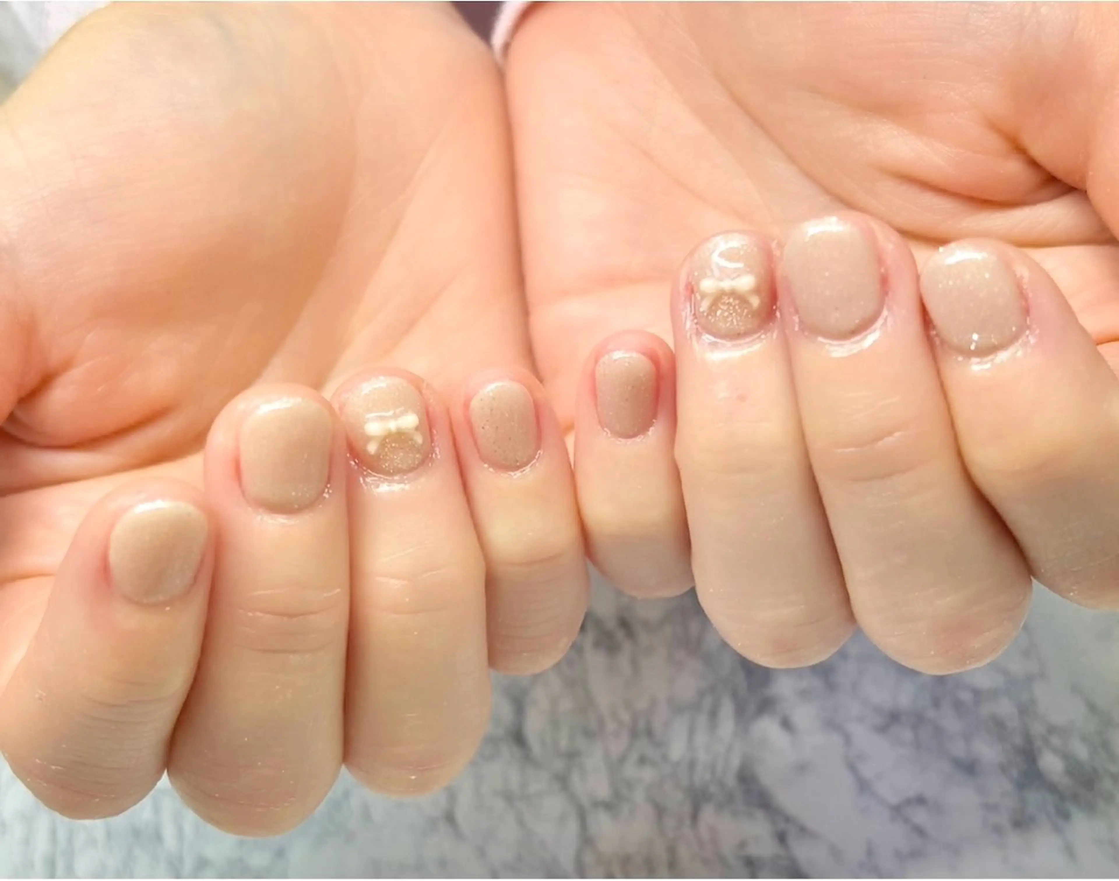 ネイル ワンカラーネイル リボン ハンドネイル iku🌷 by 上福岡らんらんのネイルデザイン