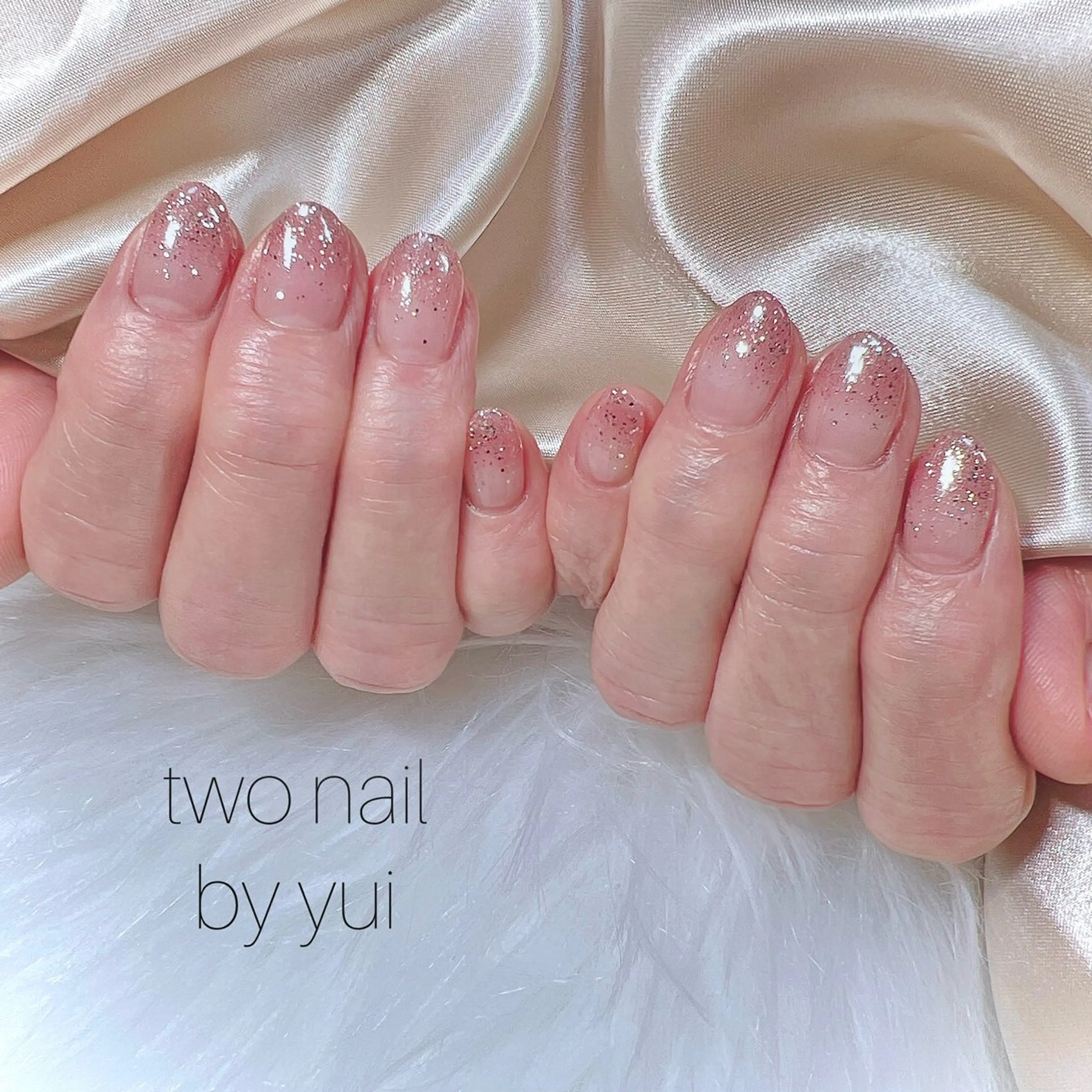 ネイル キラキラネイル ネイルチップ ホワイト ハンドネイル two nailのネイルデザイン