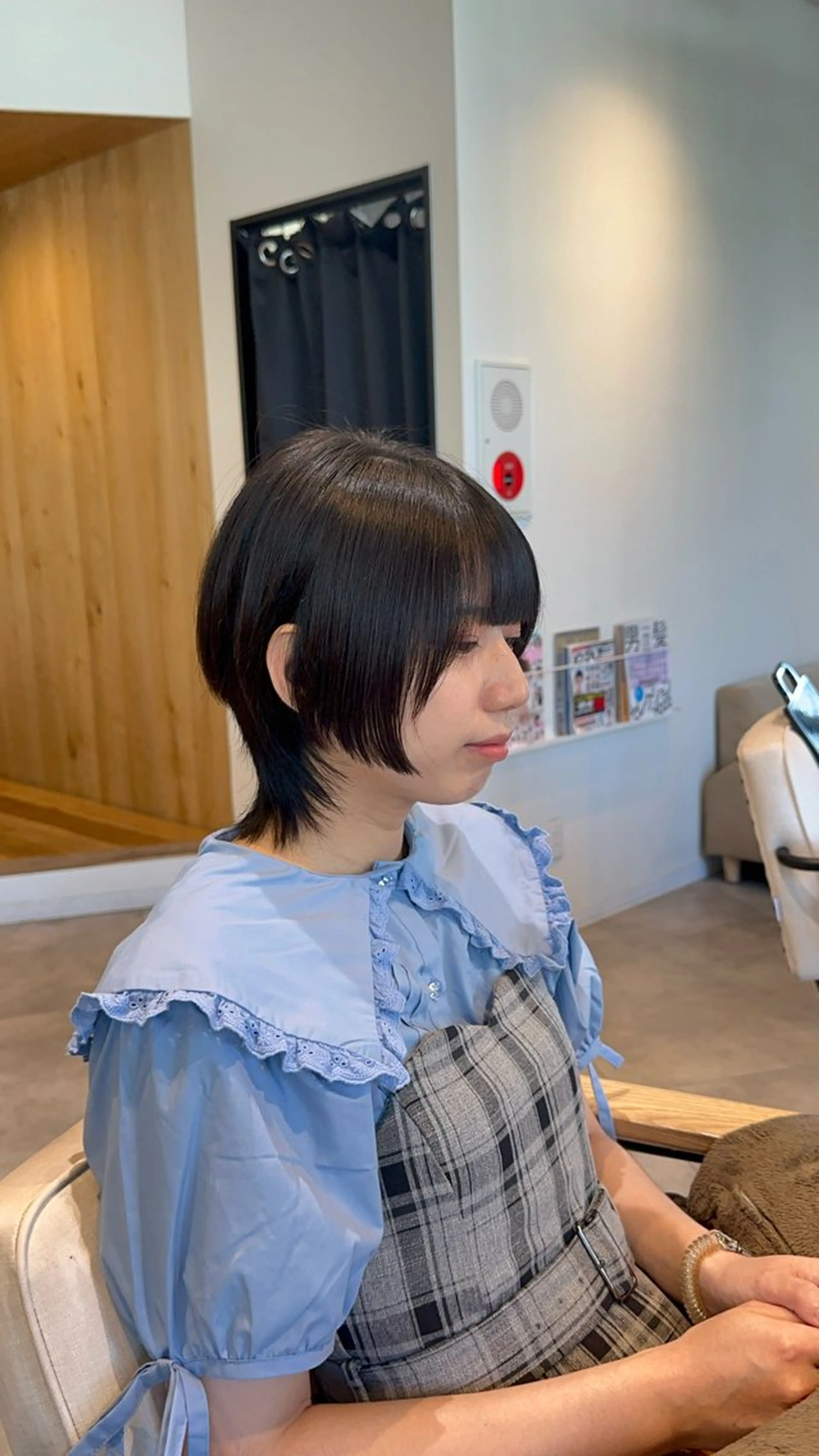 ショート ボブ くびれヘア 顔まわりレイヤー 顔周りカット ハッシュカット カット 大阪ウルフカット ハッシュカットのヘアスタイル