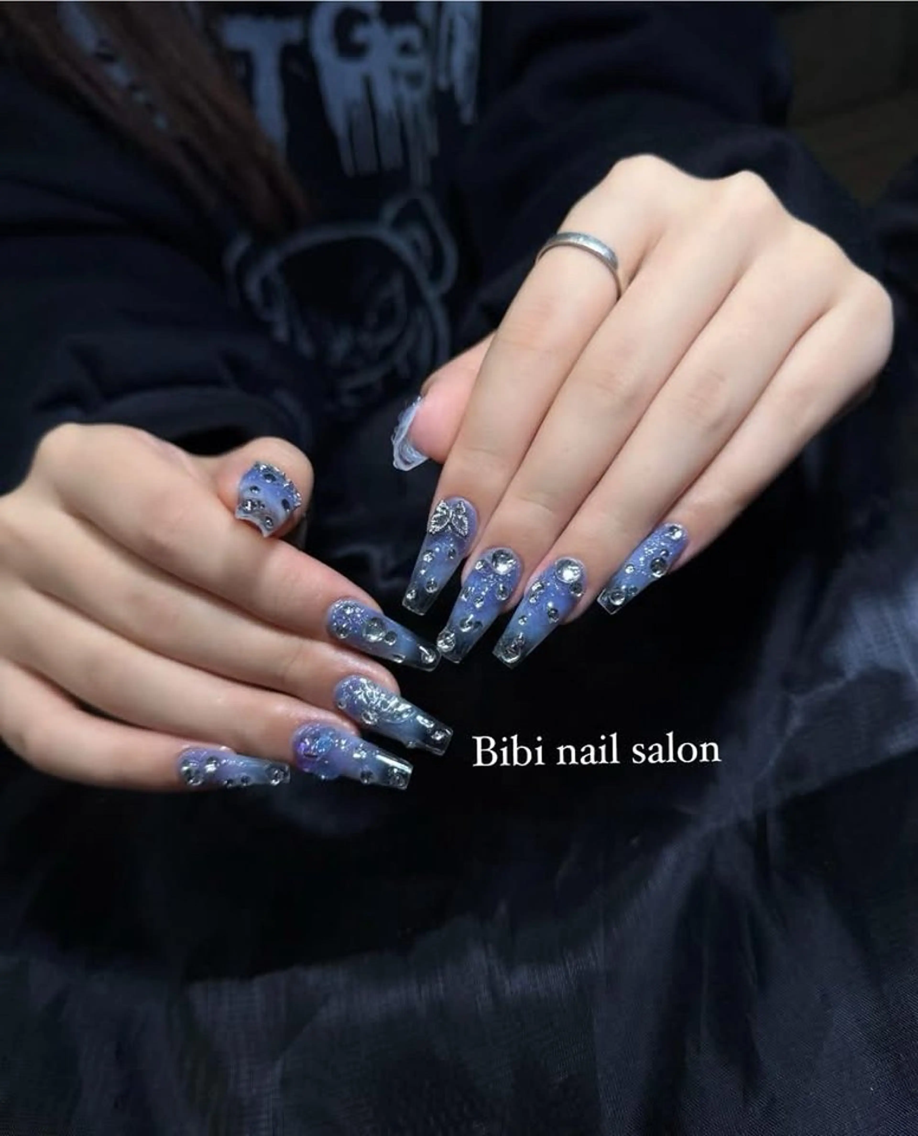 セミロング ハンドネイル Bibi beauty spa Osaka所属・Bibi nail Osakaのネイルデザイン