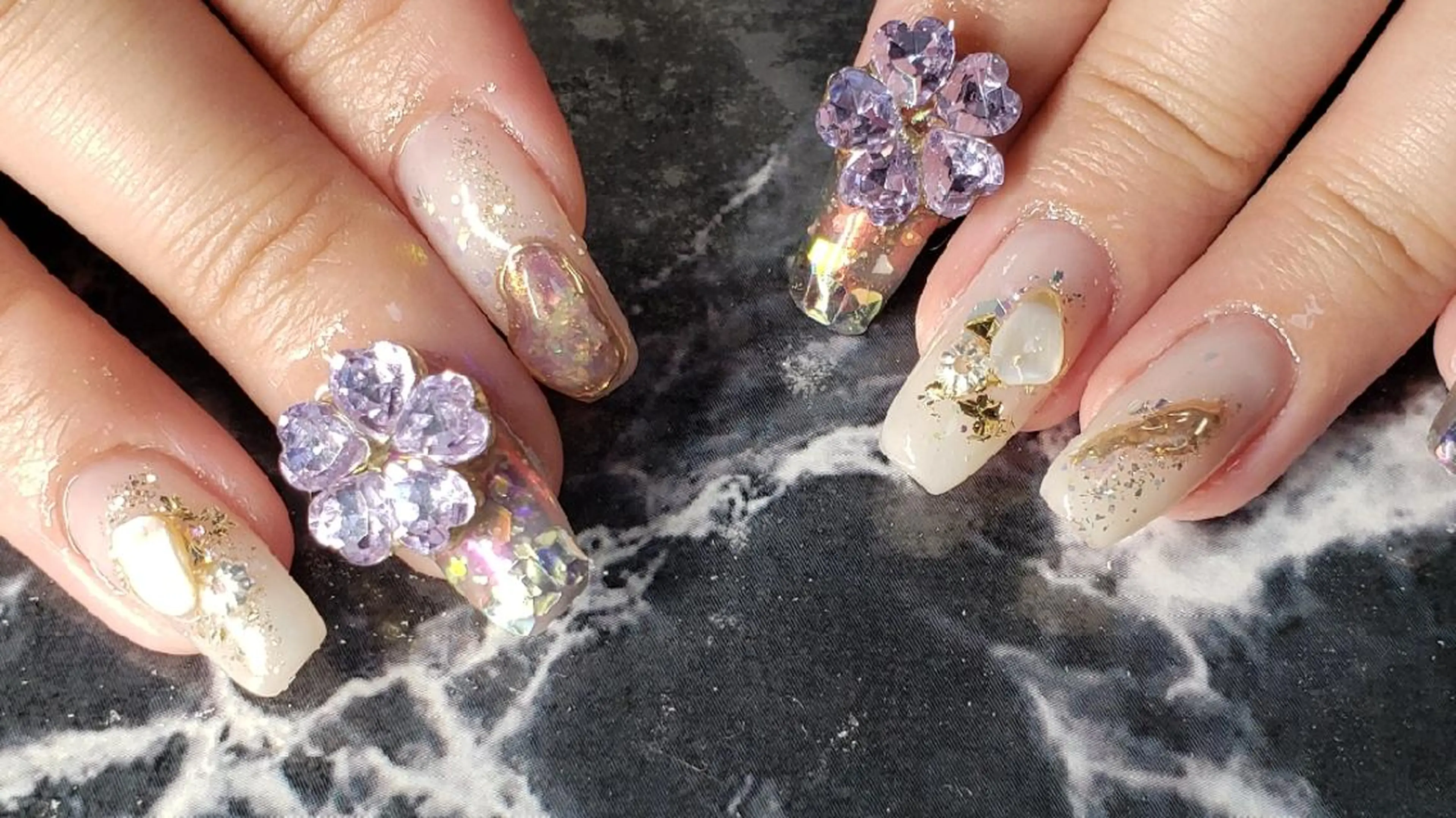 ミディアム ネイル ハンドネイル クロキ 。のネイルデザイン