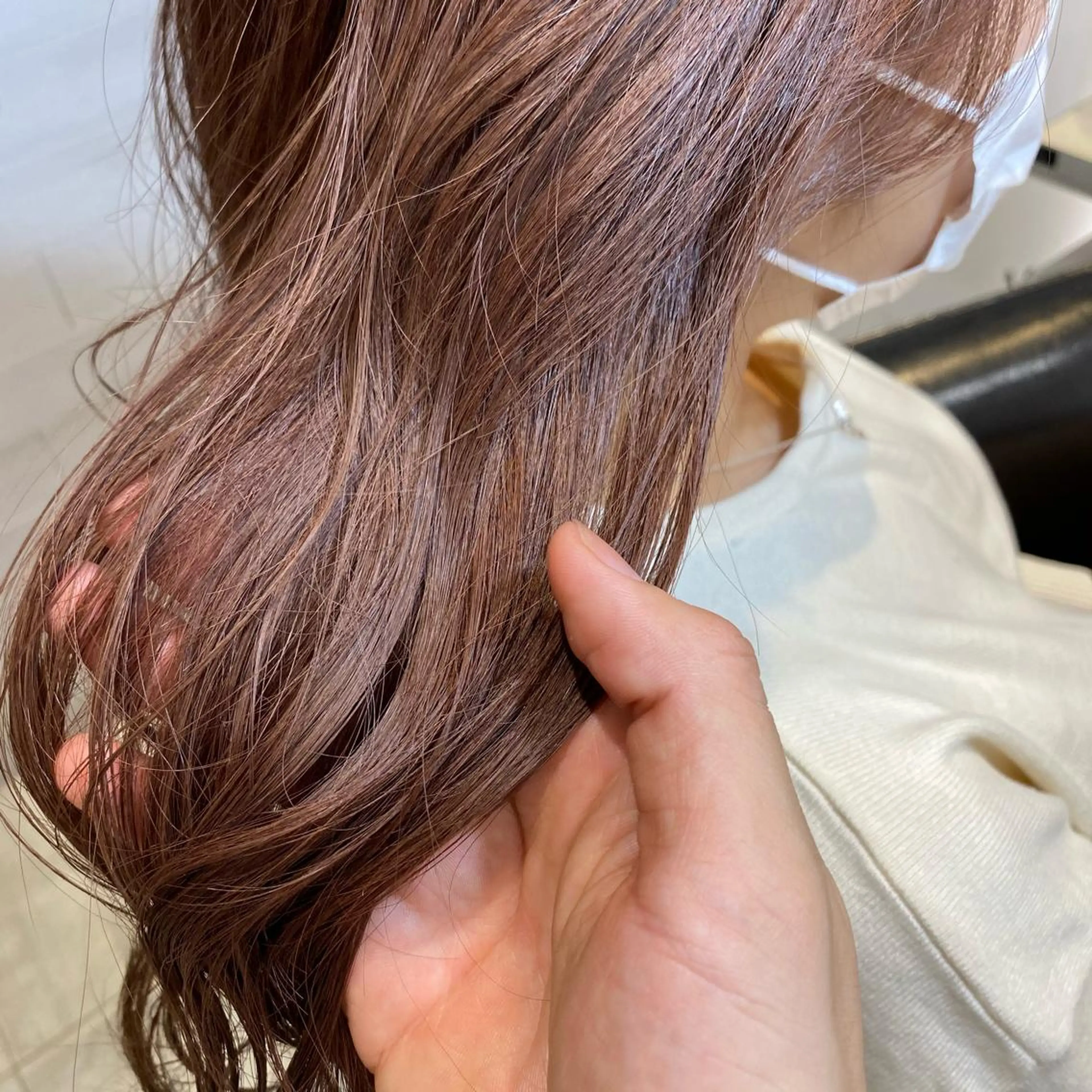 ミディアム カラー ヘアアレンジ ベージュカラー ピンクカラー ピンクベージュ 金森 斗夢のヘアスタイル