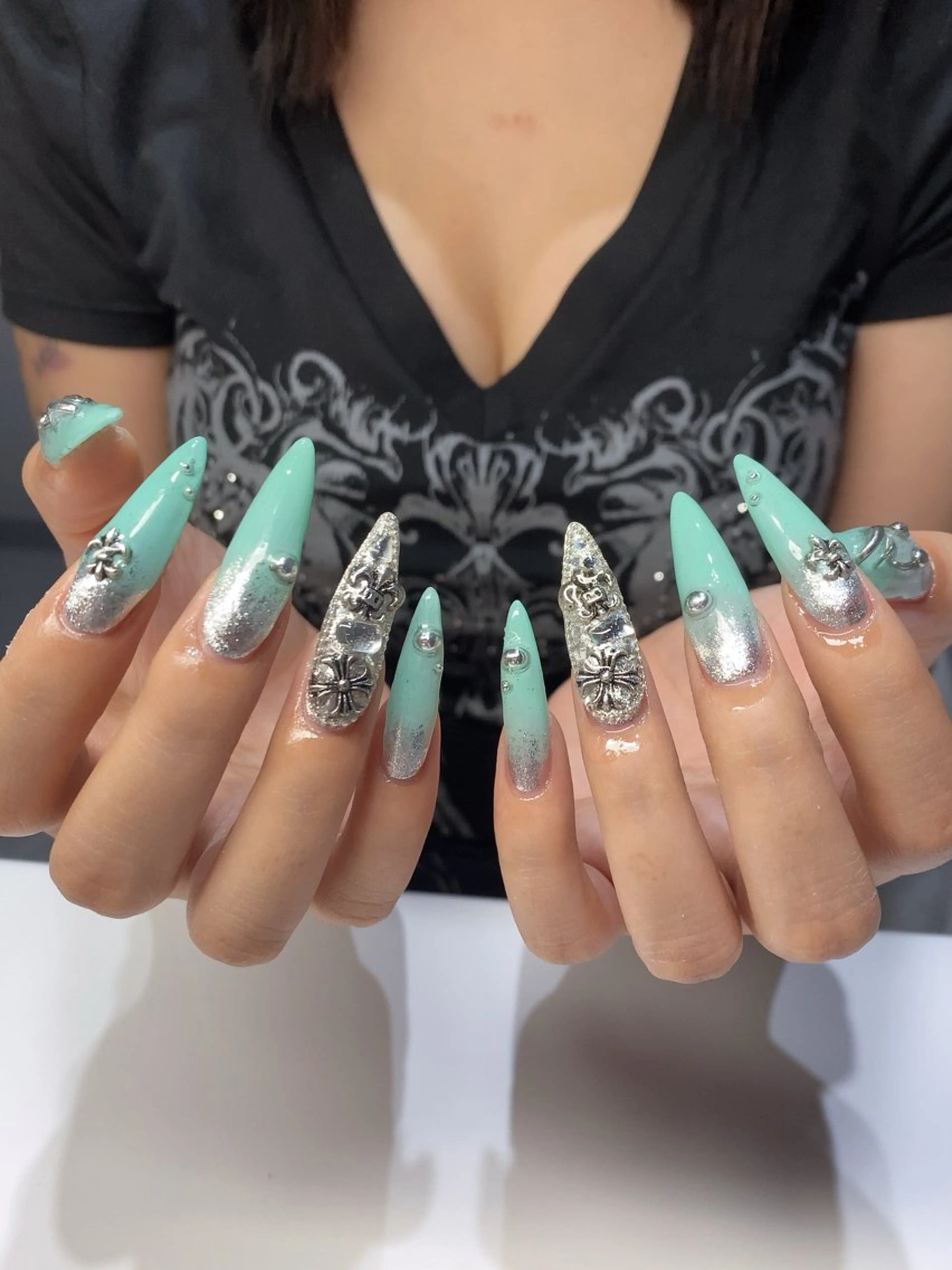 ネイル NOLIMIT.OSAKA所属・NOLIMIT naoのネイルデザイン