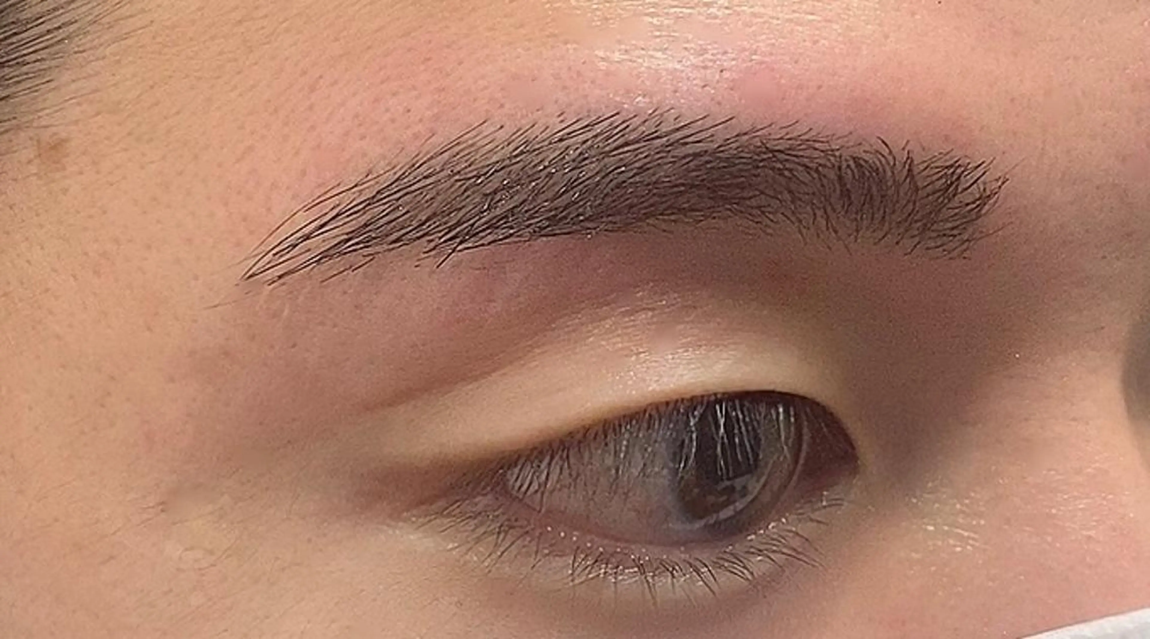 アイブロウ eyelist mikiのマツエク・マツパデザイン