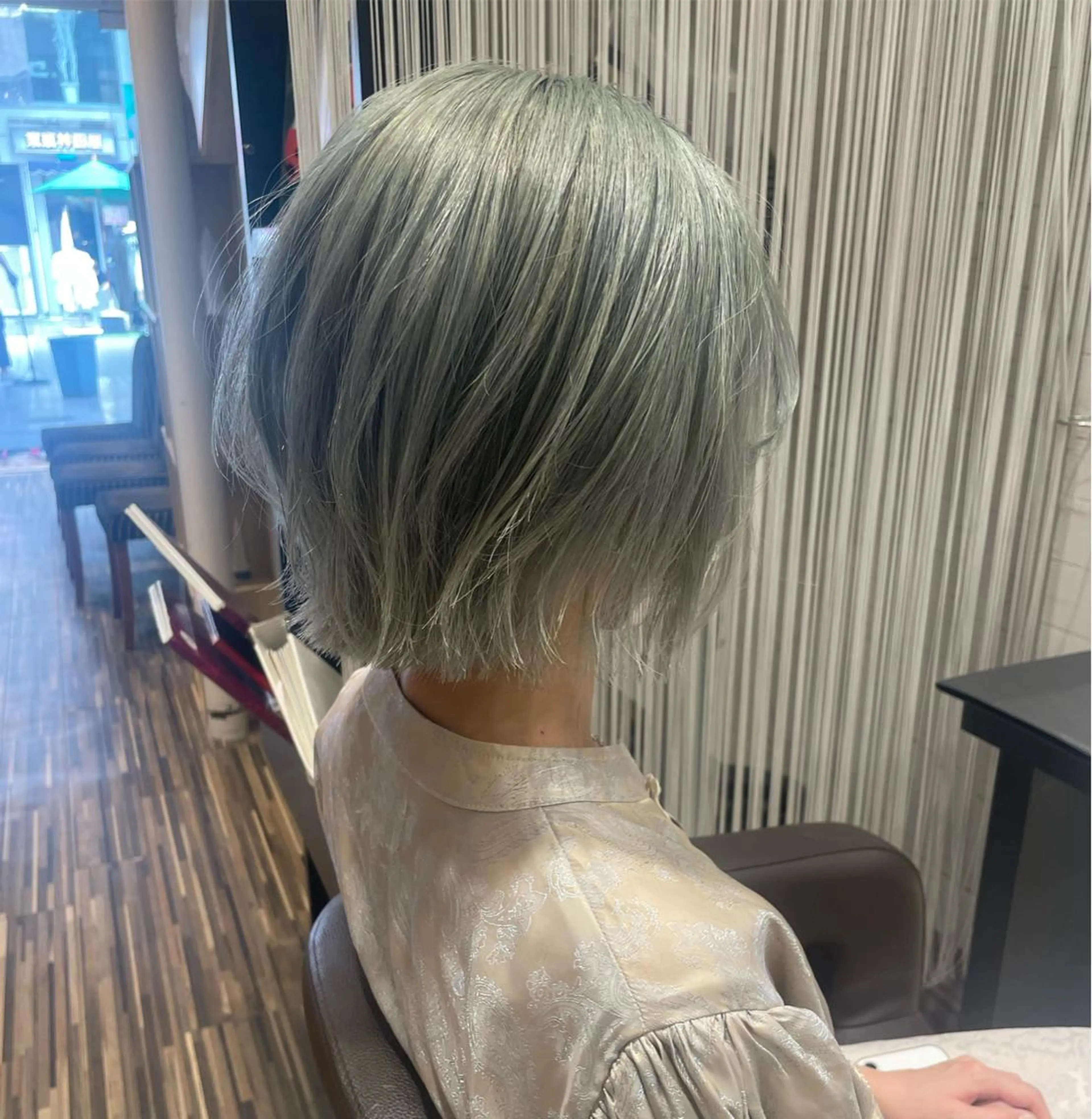 ショート カラー ヘアカラー トリートメント EARTH 山﨑龍馬のヘアスタイル